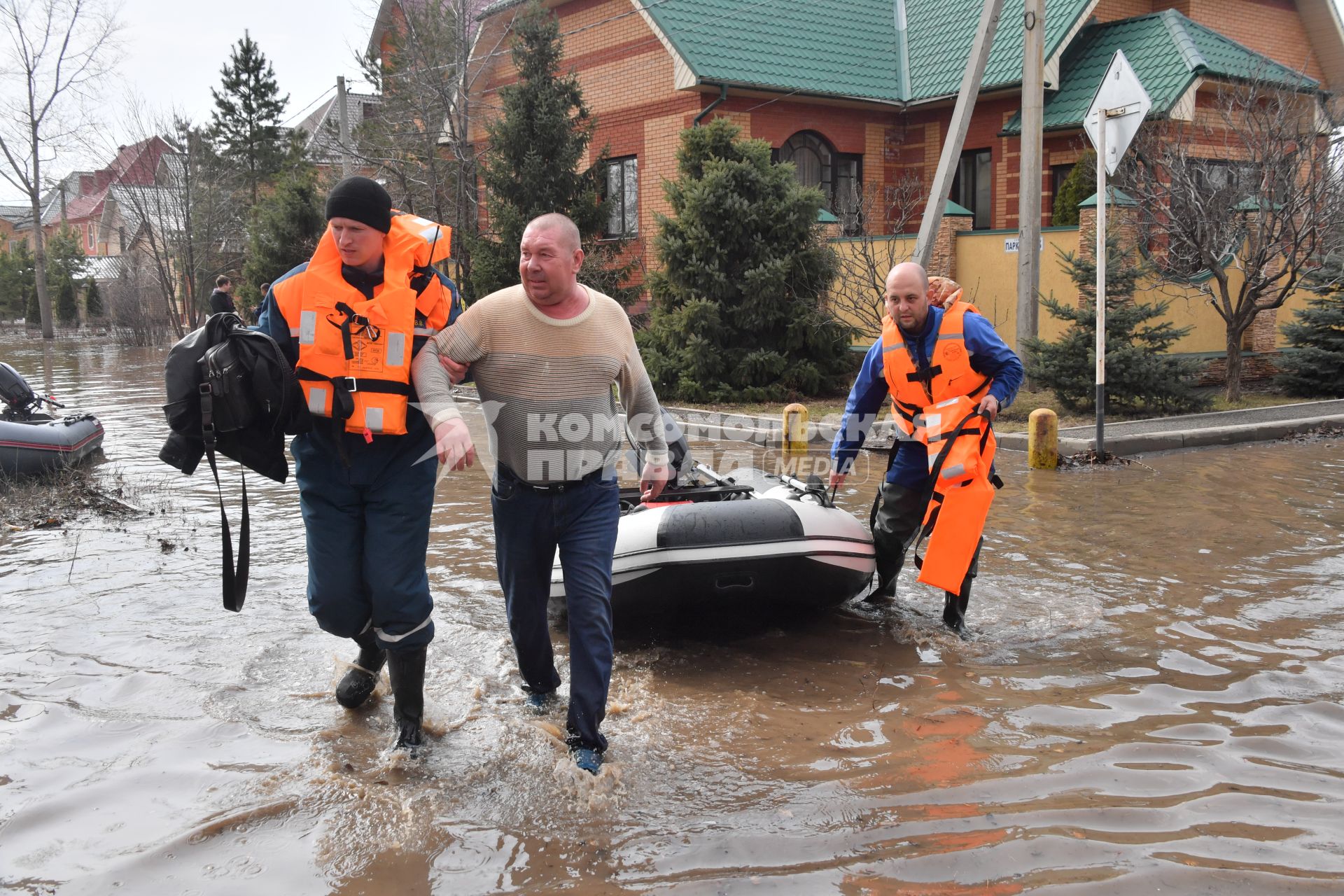 Наводнение в Оренбурге. Поселок `Солнечный`