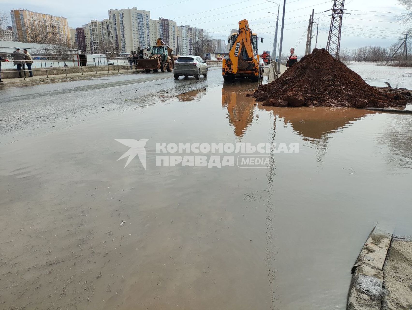 Половодье в Оренбурге . Улица Уральская