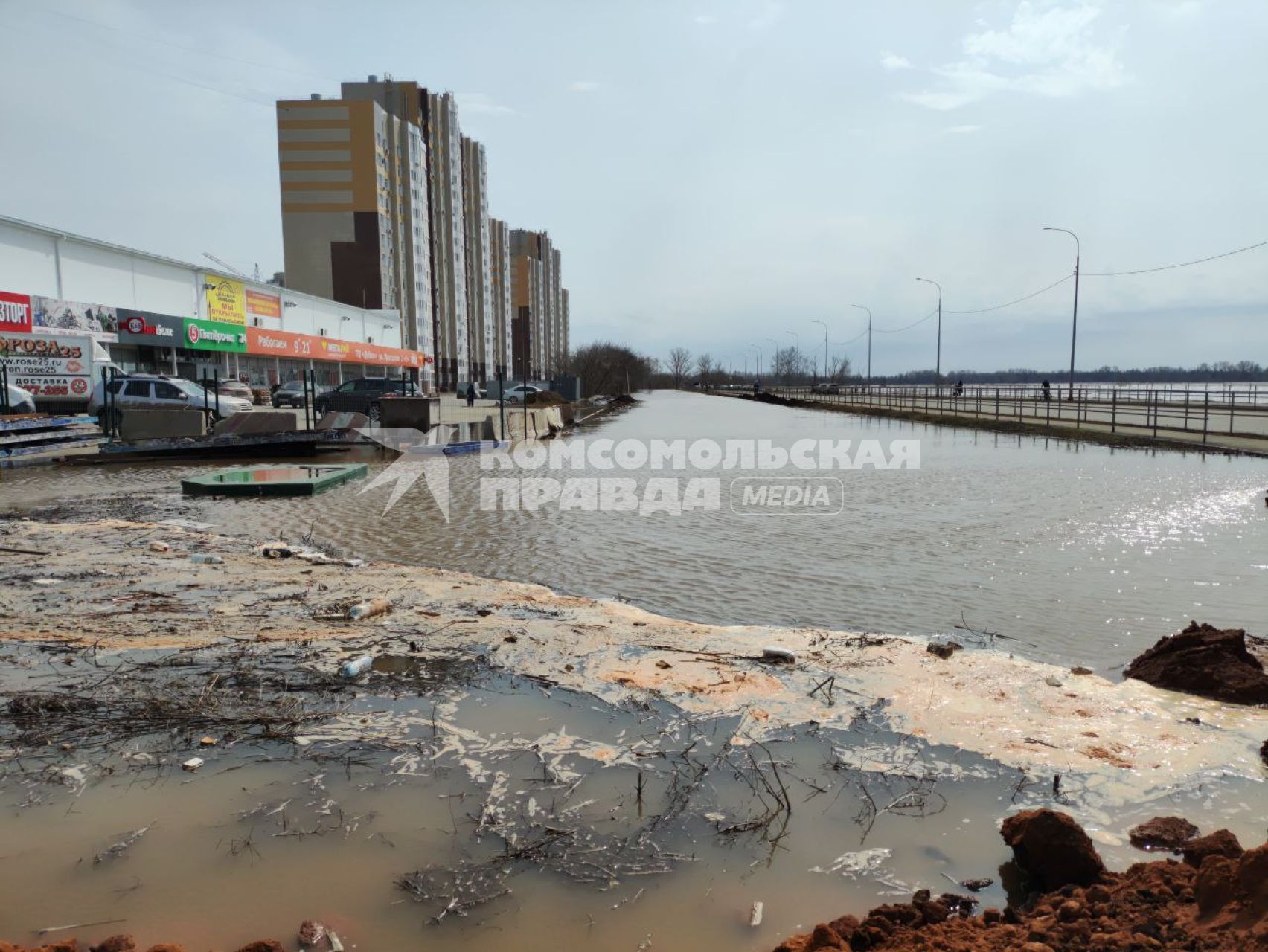 Половодье в Оренбурге . Улица Уральская