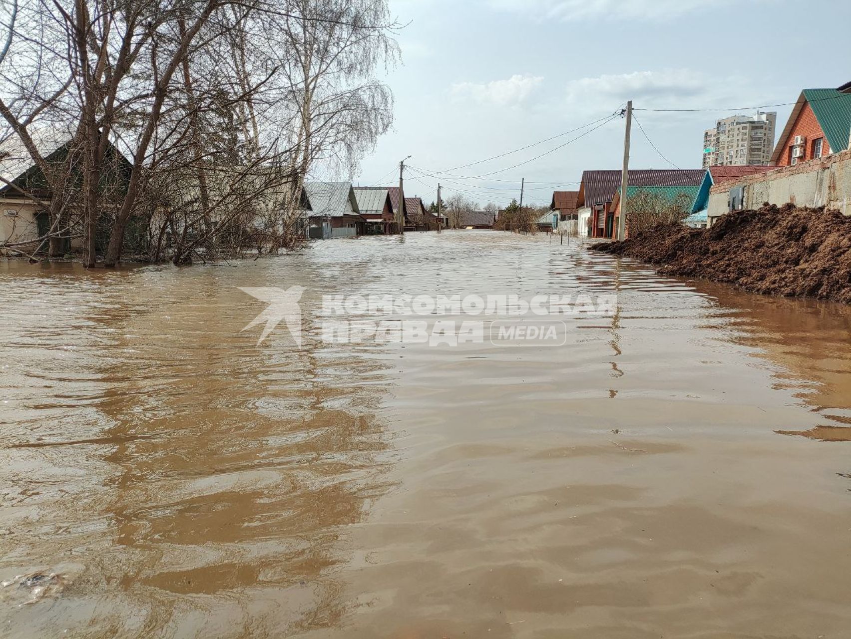 Половодье в Оренбурге . Улица Красная