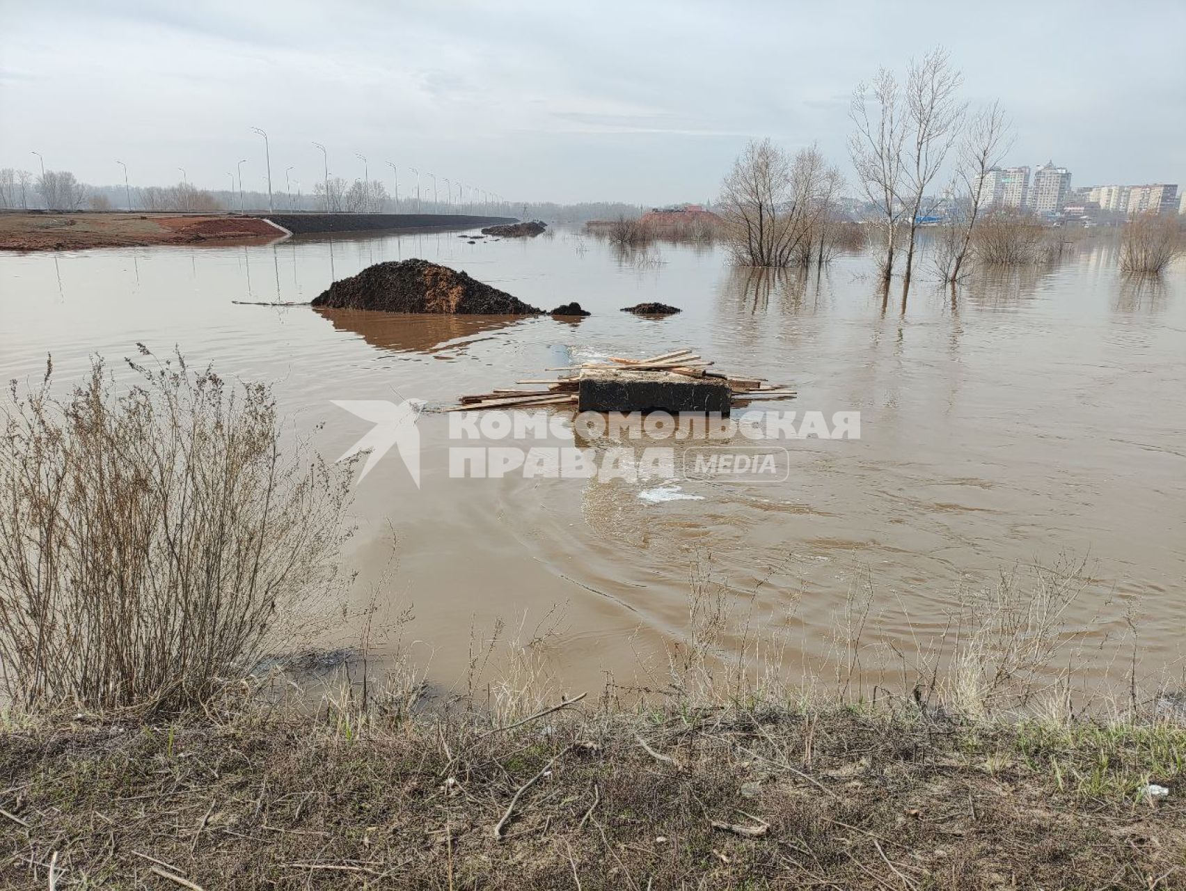 Половодье в Оренбурге . Улица Уральская