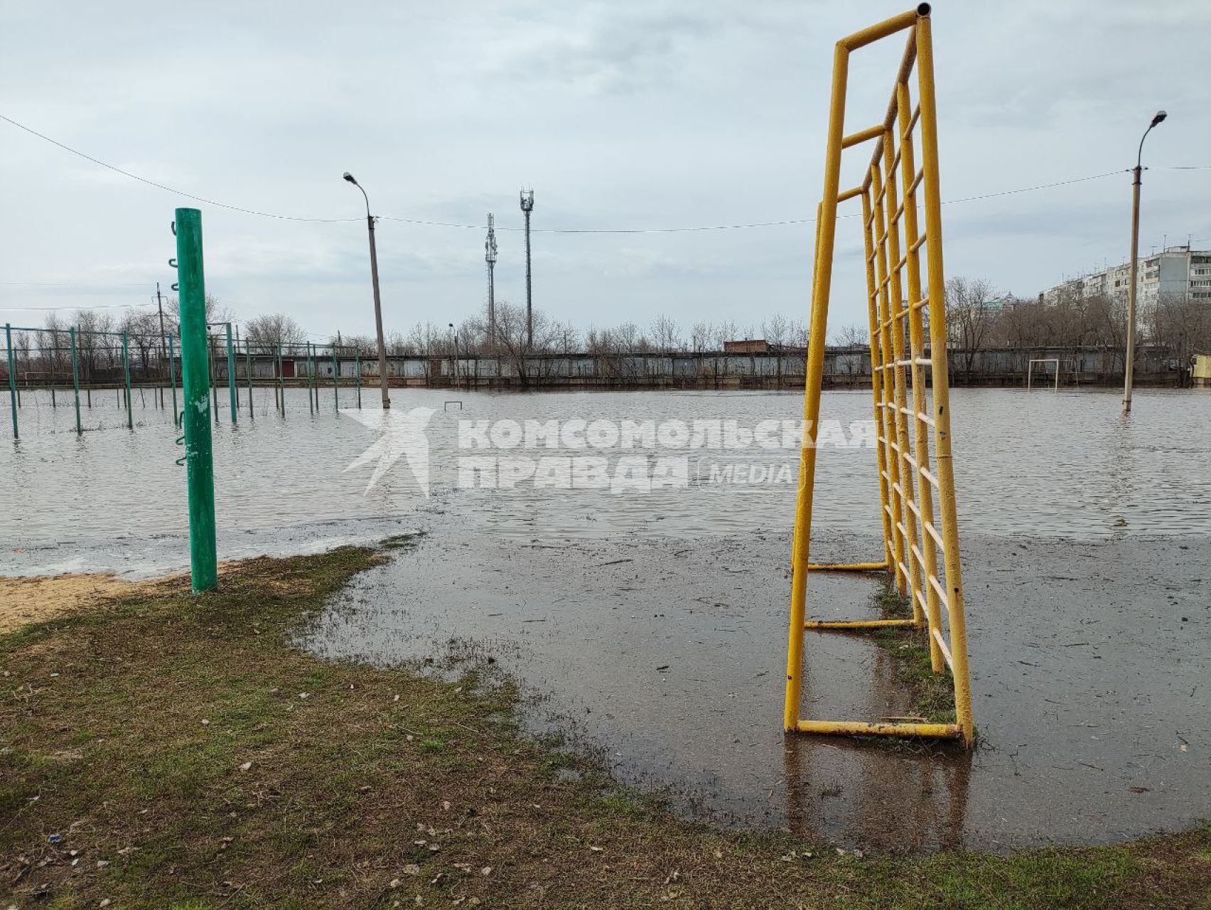 Половодье в Оренбурге . Улица Чкалова