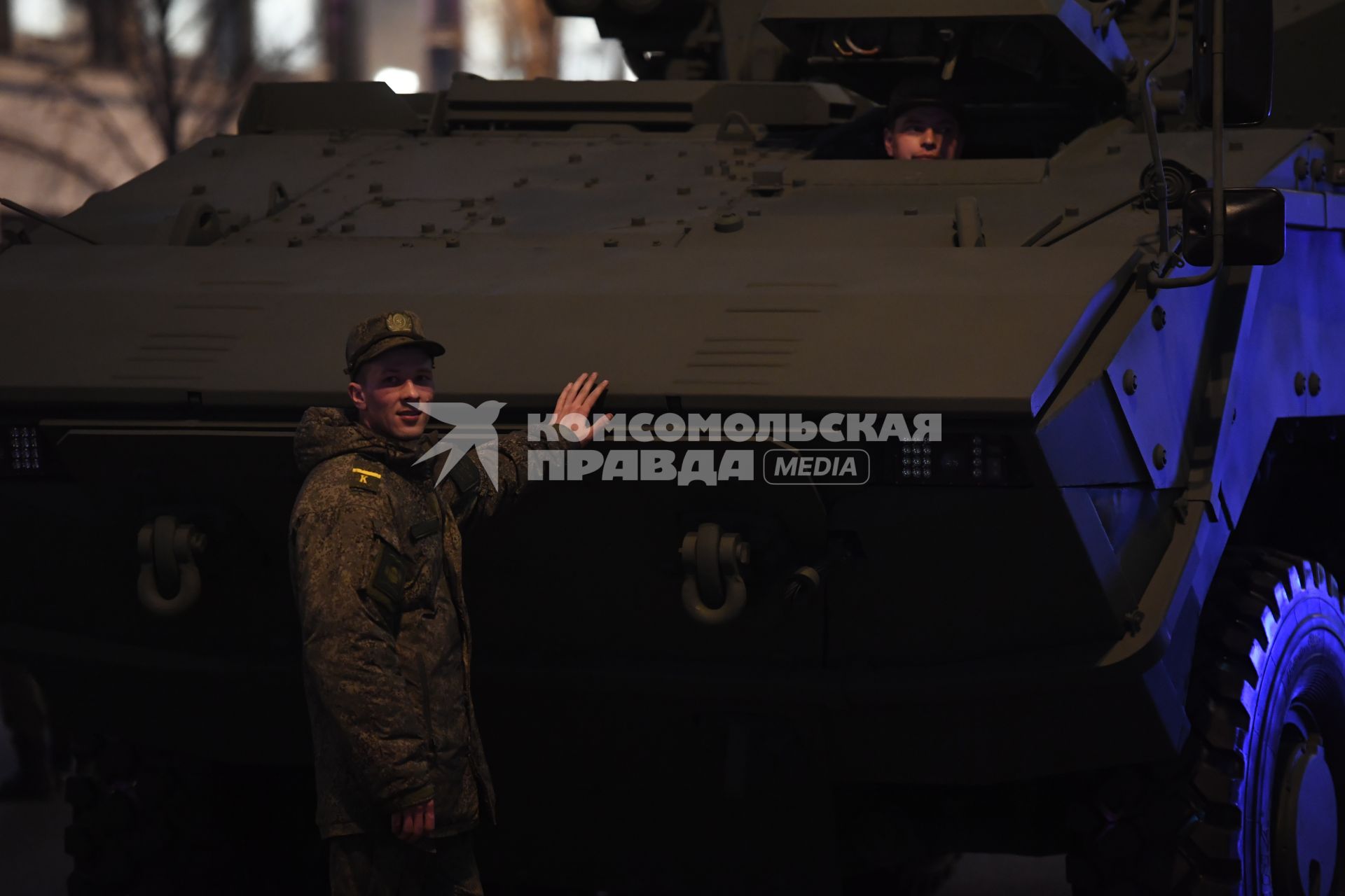 Проезд военной техники перед репетицией парада Победы в Москве