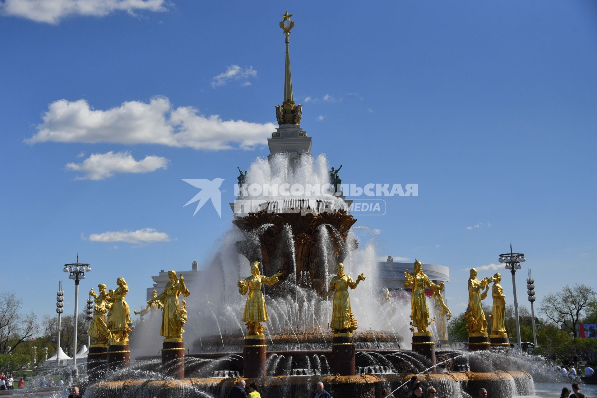 Первомайские гуляния на ВДНХ