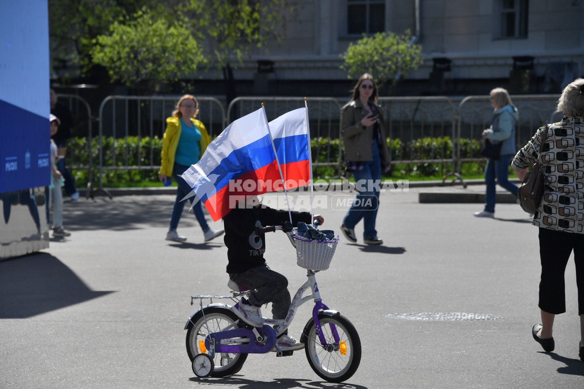 Первомайские гуляния на ВДНХ