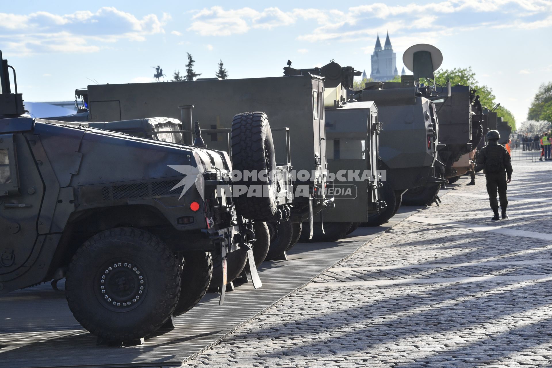 Выставка трофейной техники на Поклонной горе в Москве