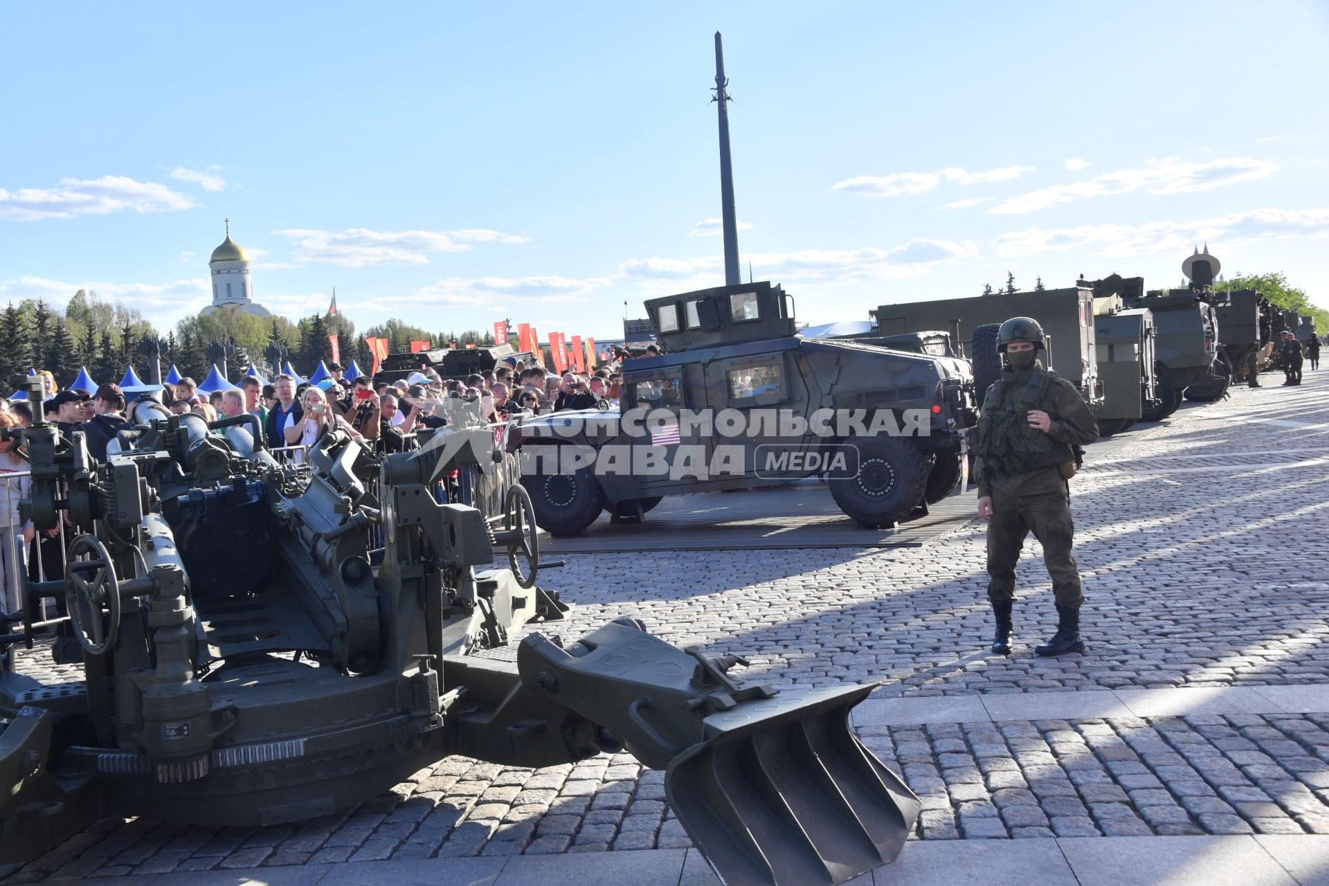 Выставка трофейной техники на Поклонной горе в Москве