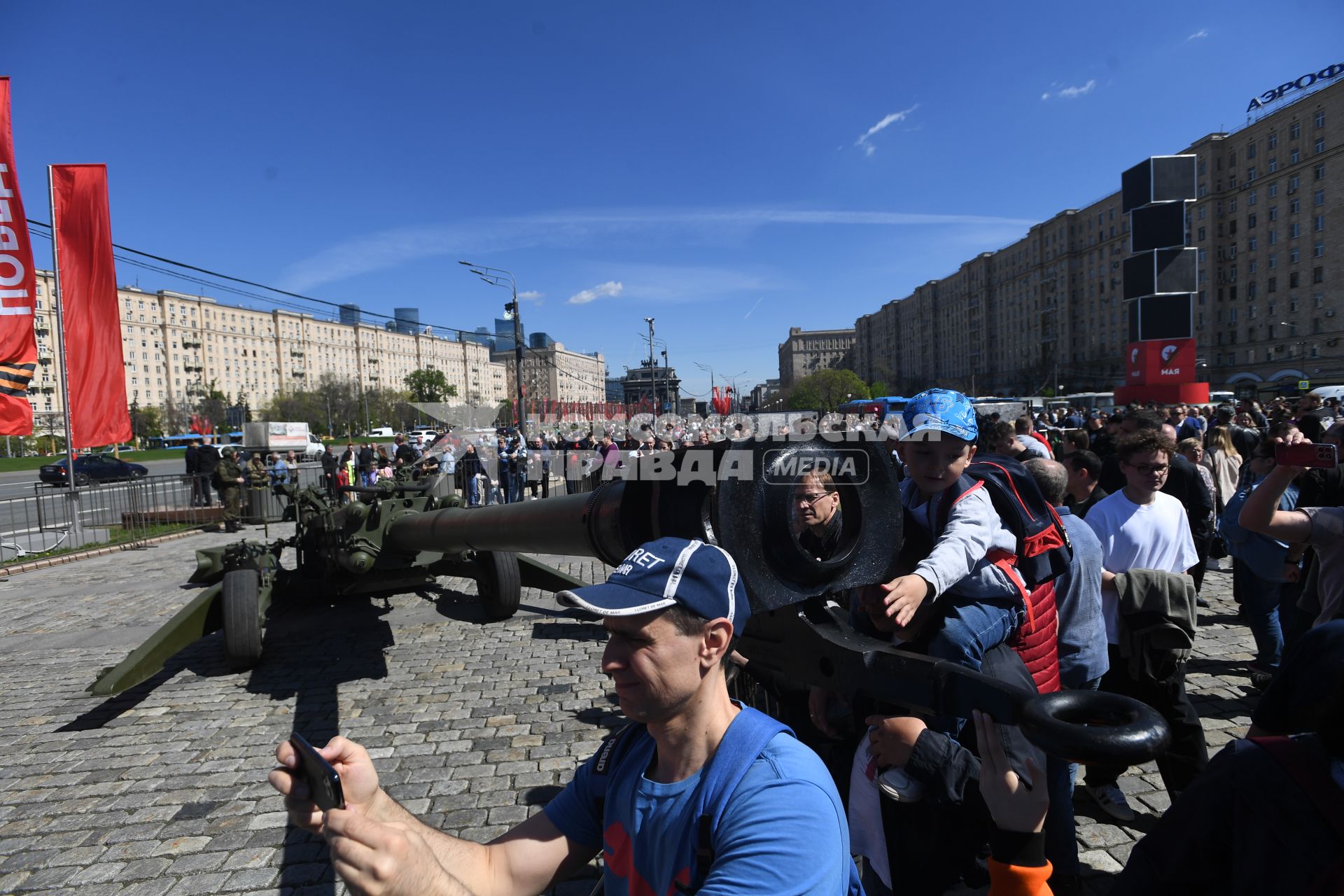 Выставка трофейной техники на Поклонной горе в Москве