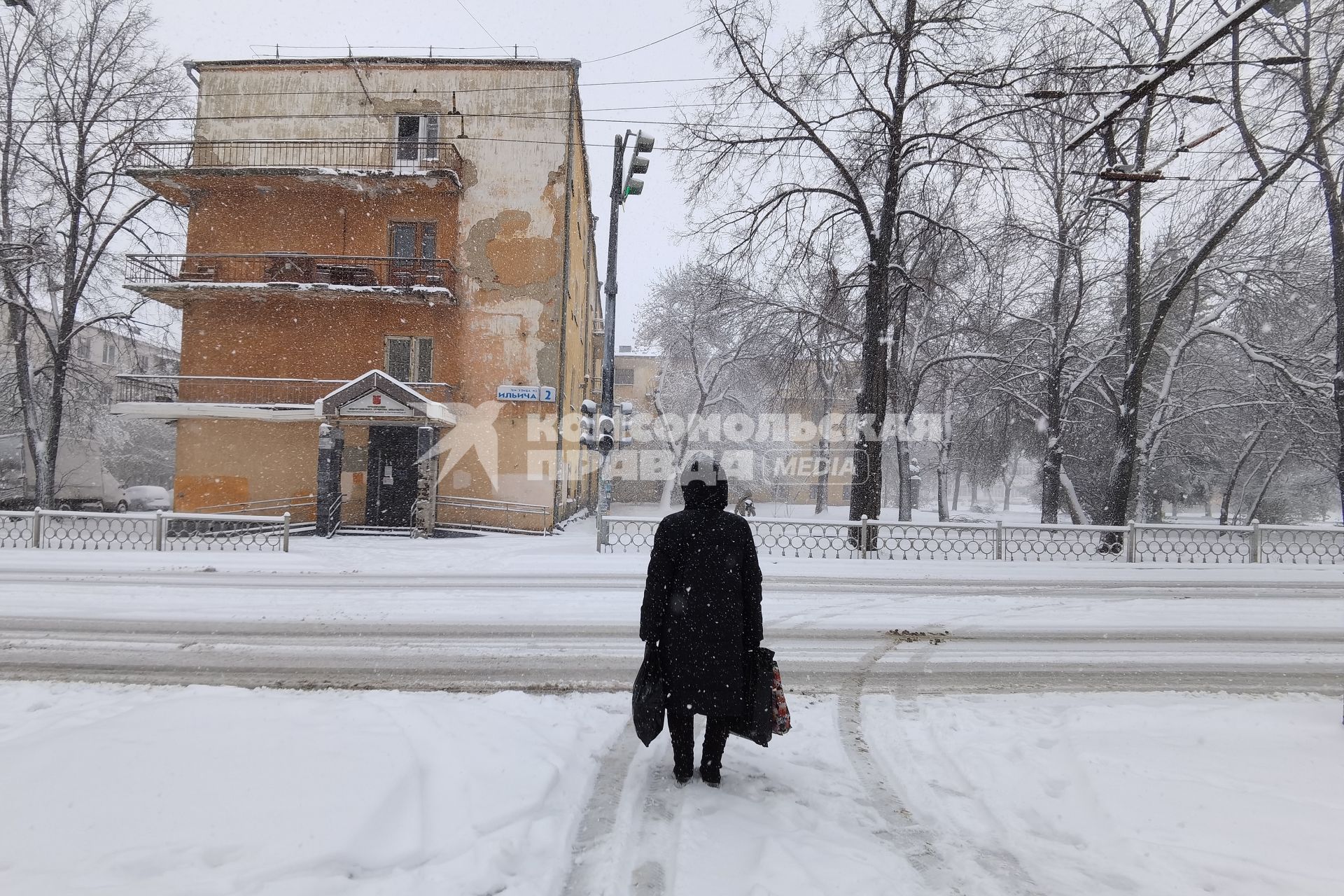 Последствия майского снегопада в Екатеринбурге