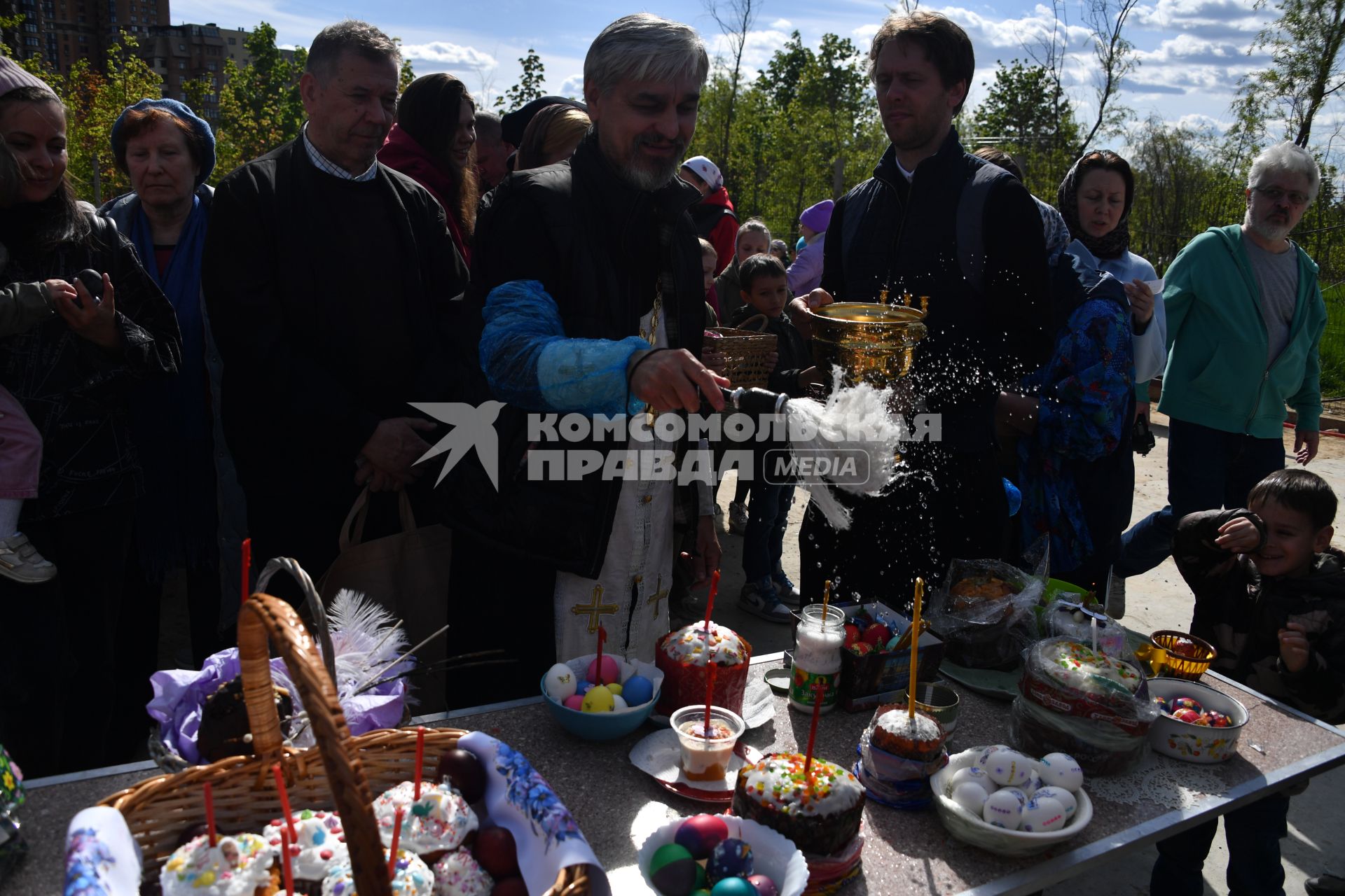 Освящение пасхальных куличей и яиц