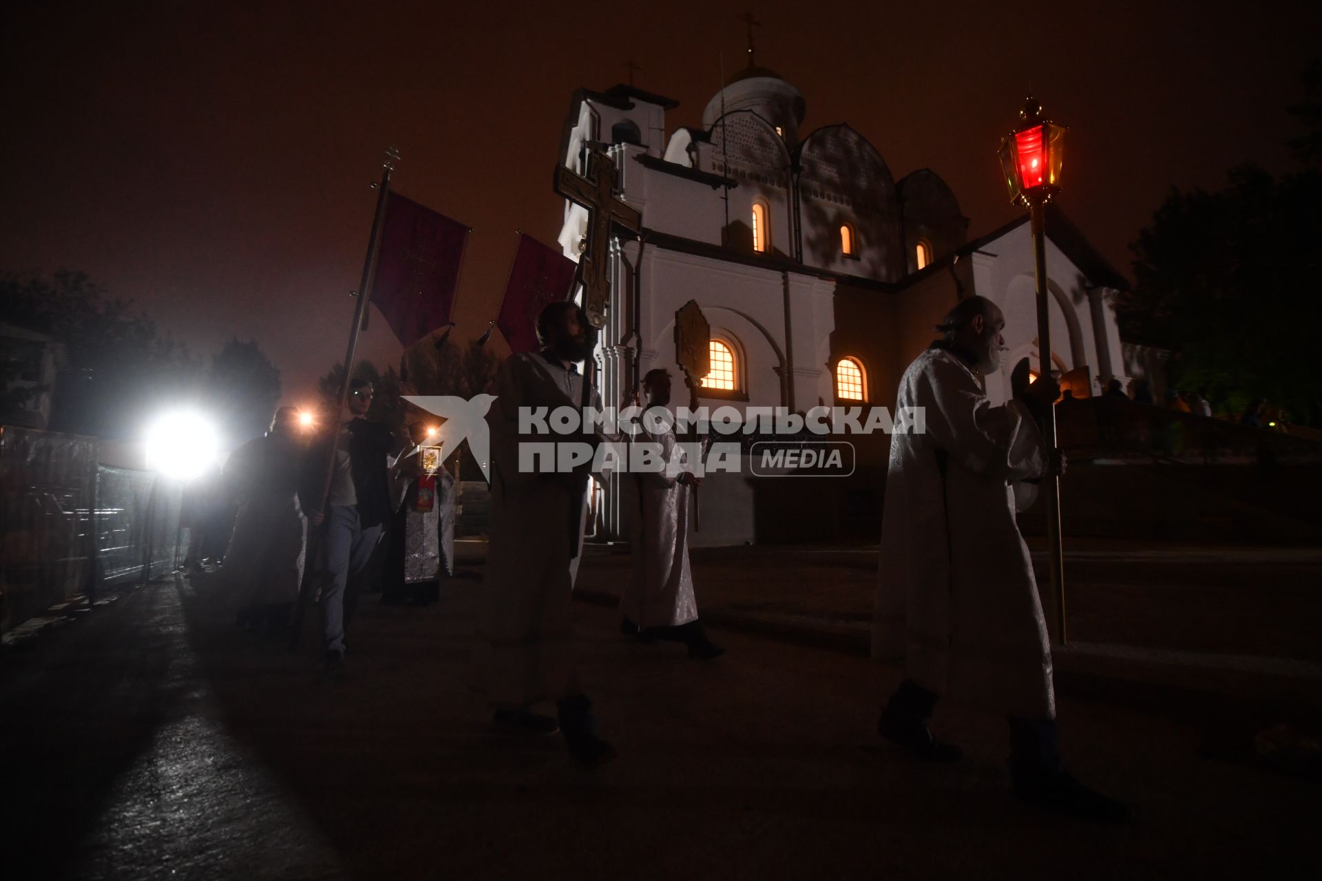 Пасхальная служба в Храме Успения Пресвятой Богородицы в Матвеевском