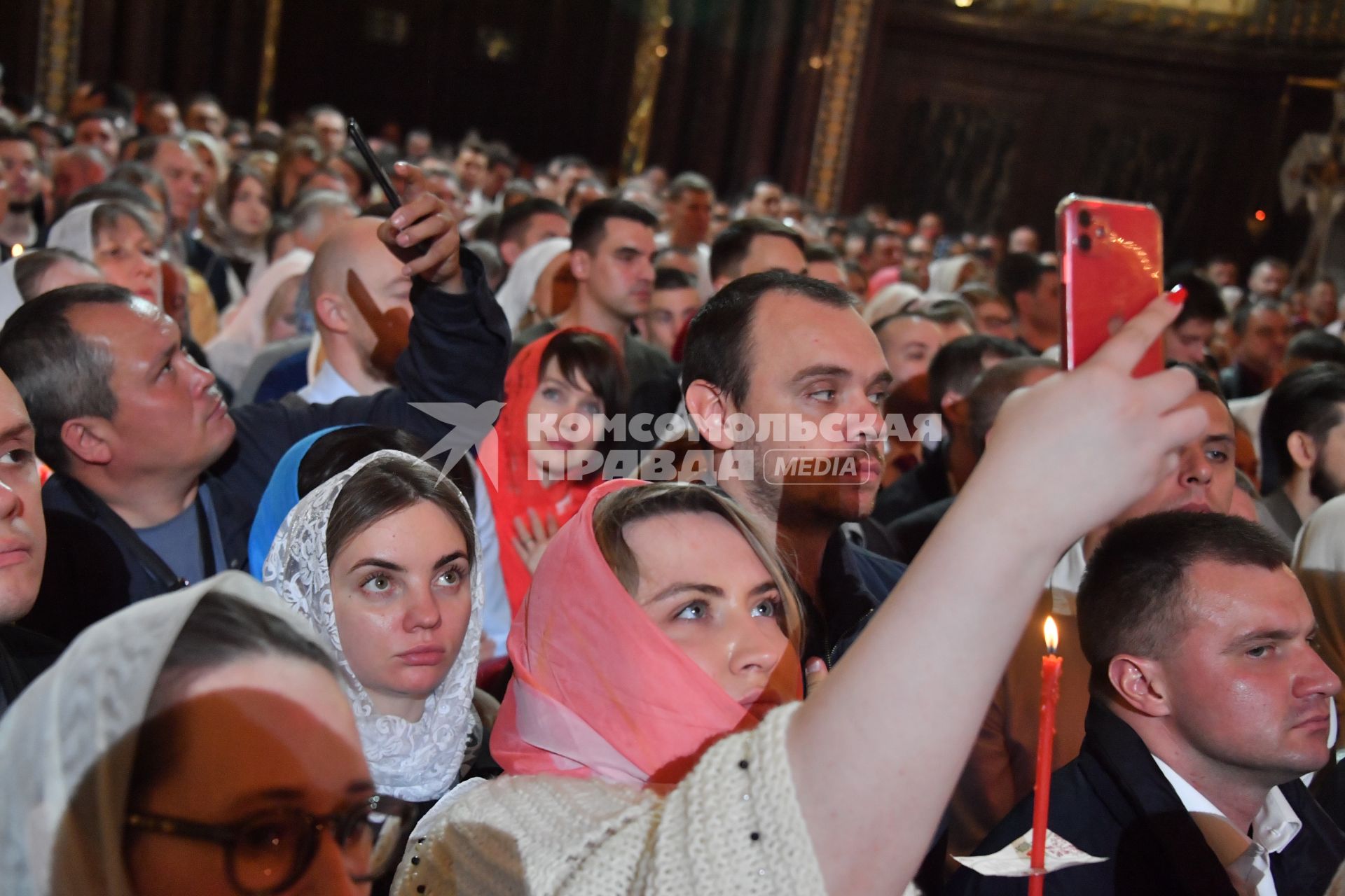 Ночное Пасхальное богослужение в Храме Христа Спасителя