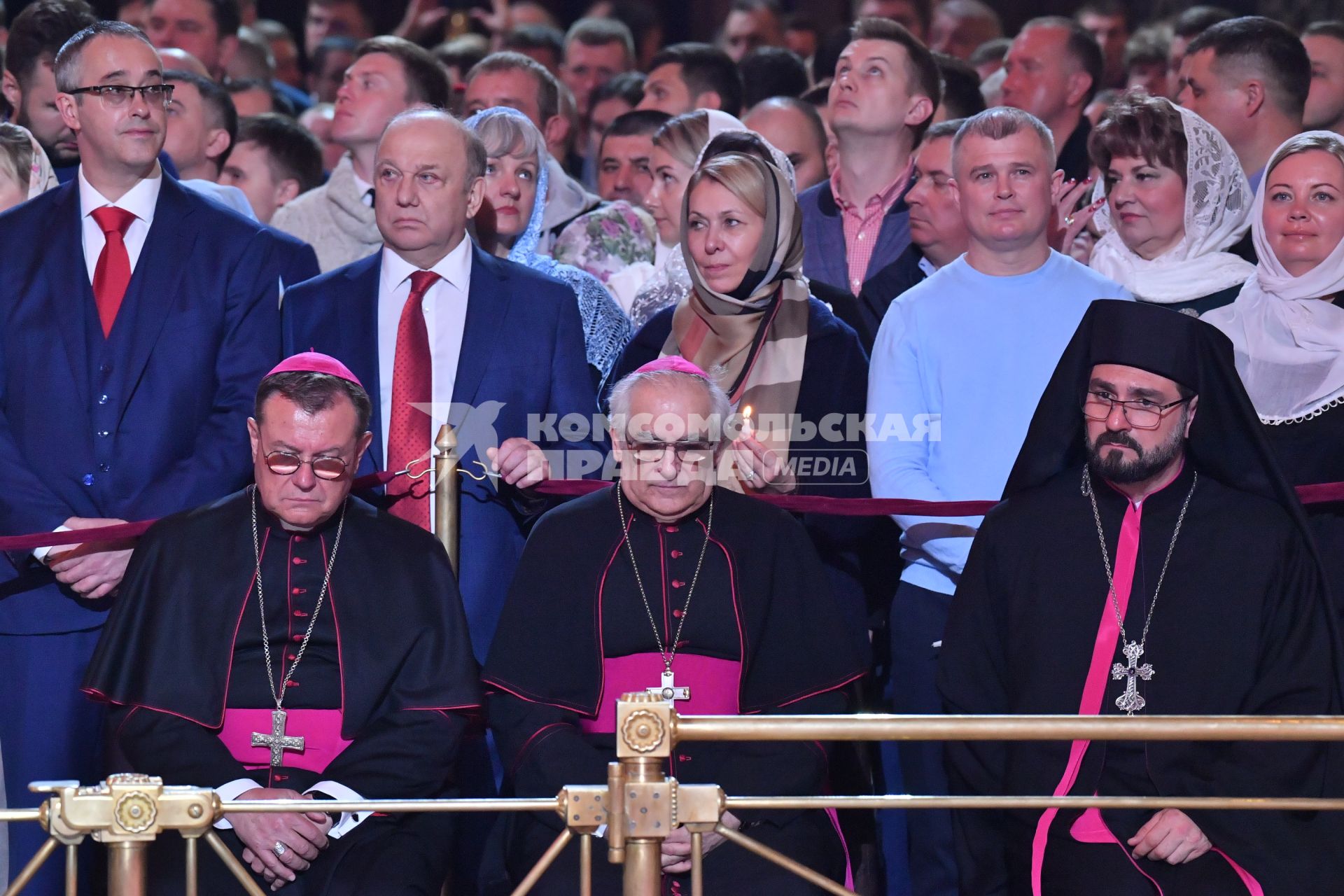 Ночное Пасхальное богослужение в Храме Христа Спасителя