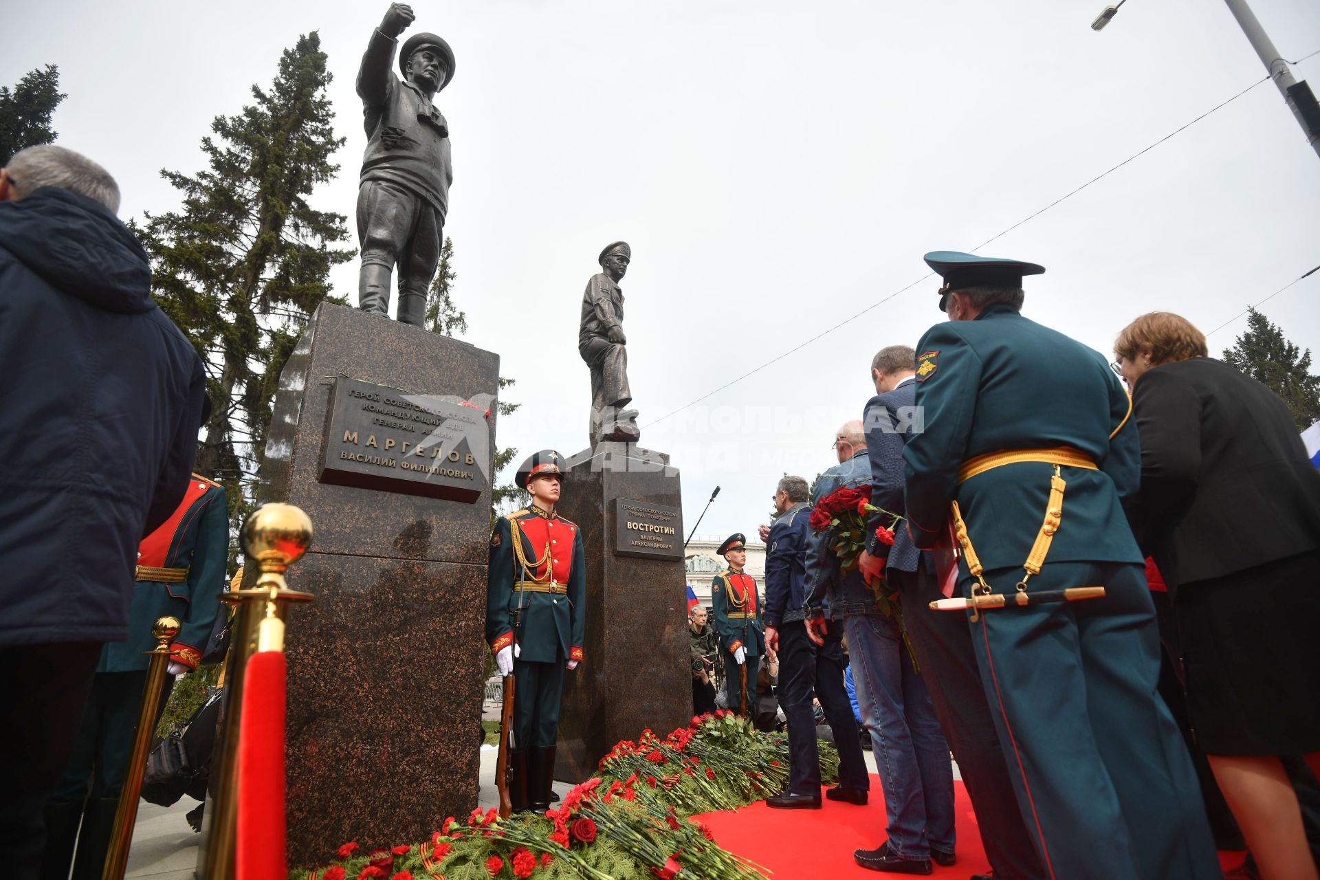 Открытие памятника Герою Советского союза генерал-полковнику Валерию Востротину