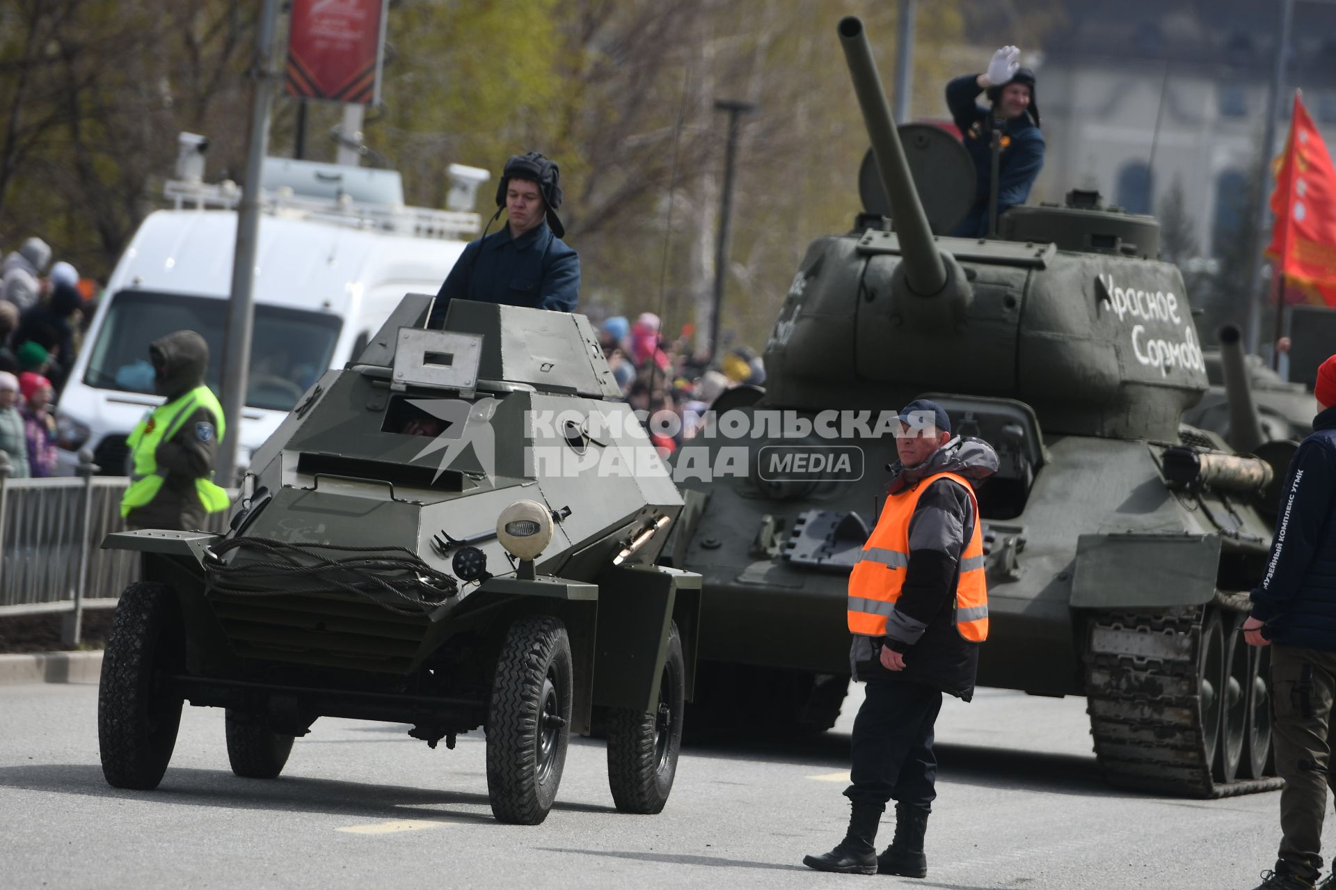 Парад исторической техники в День Победы в Свердловской области