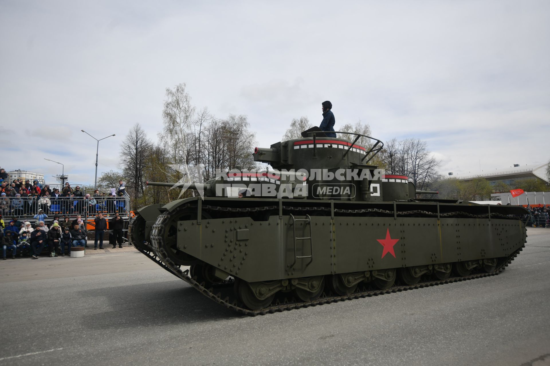 Парад исторической техники в День Победы в Свердловской области