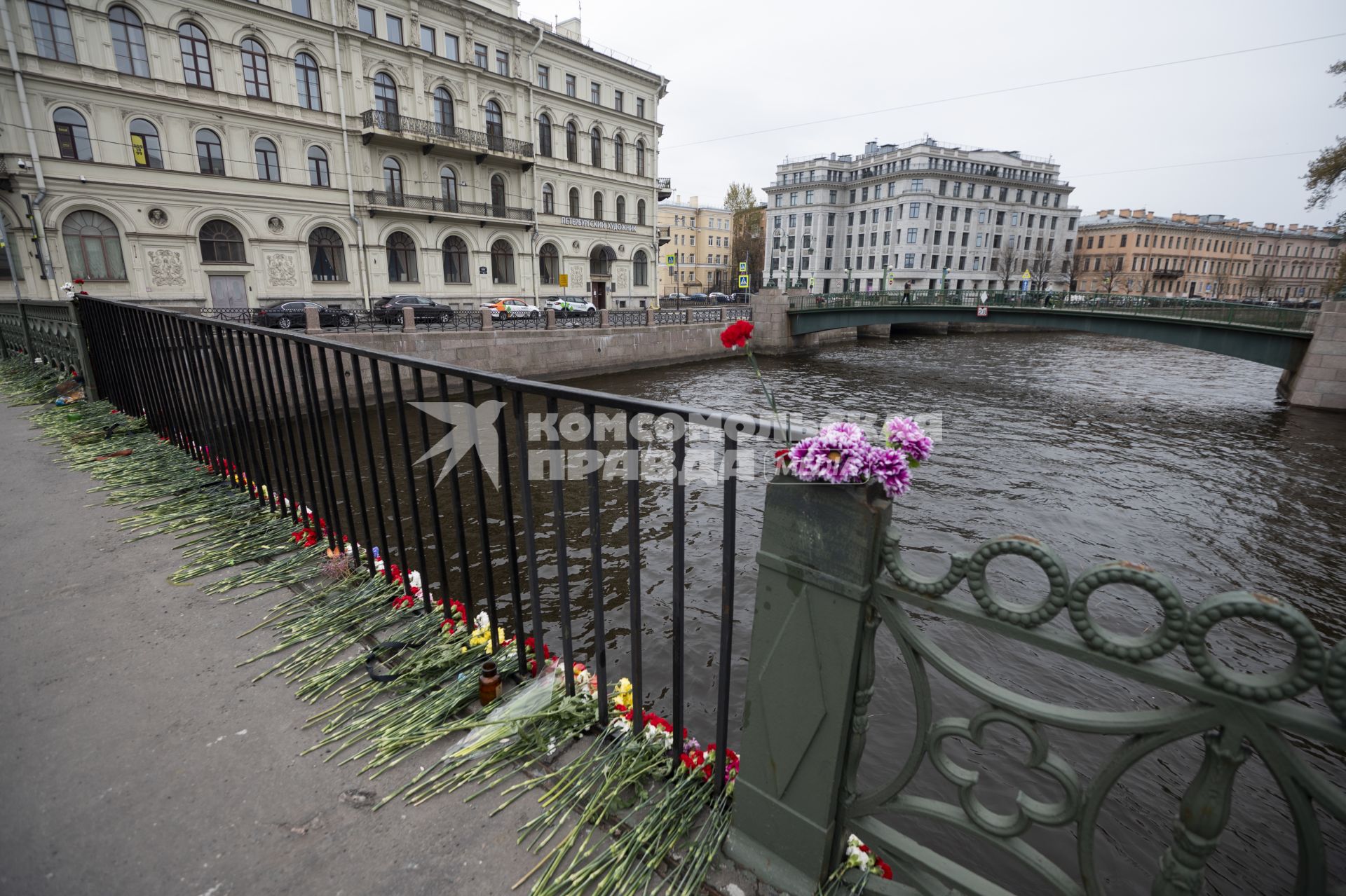 Место падения автобуса в Санкт-Петербурге