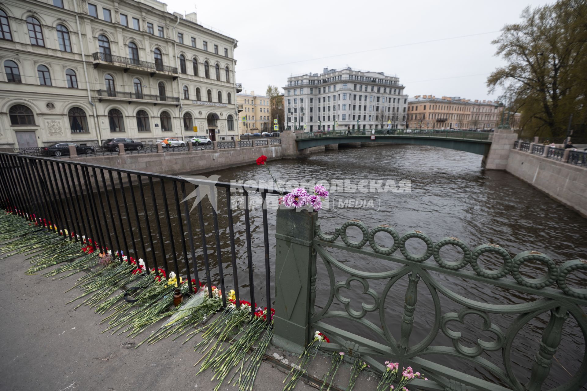 Место падения автобуса в Санкт-Петербурге