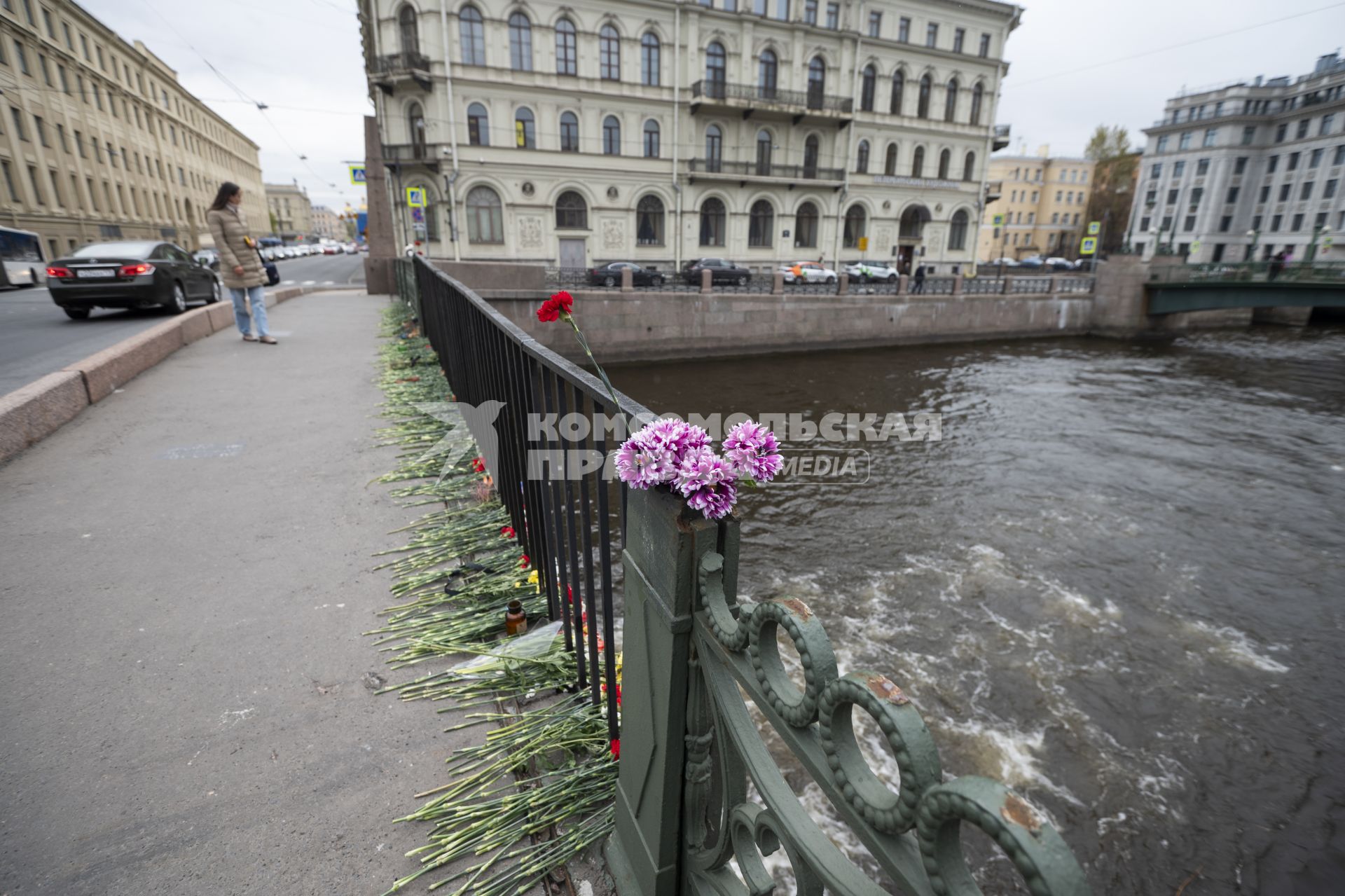 Место падения автобуса в Санкт-Петербурге