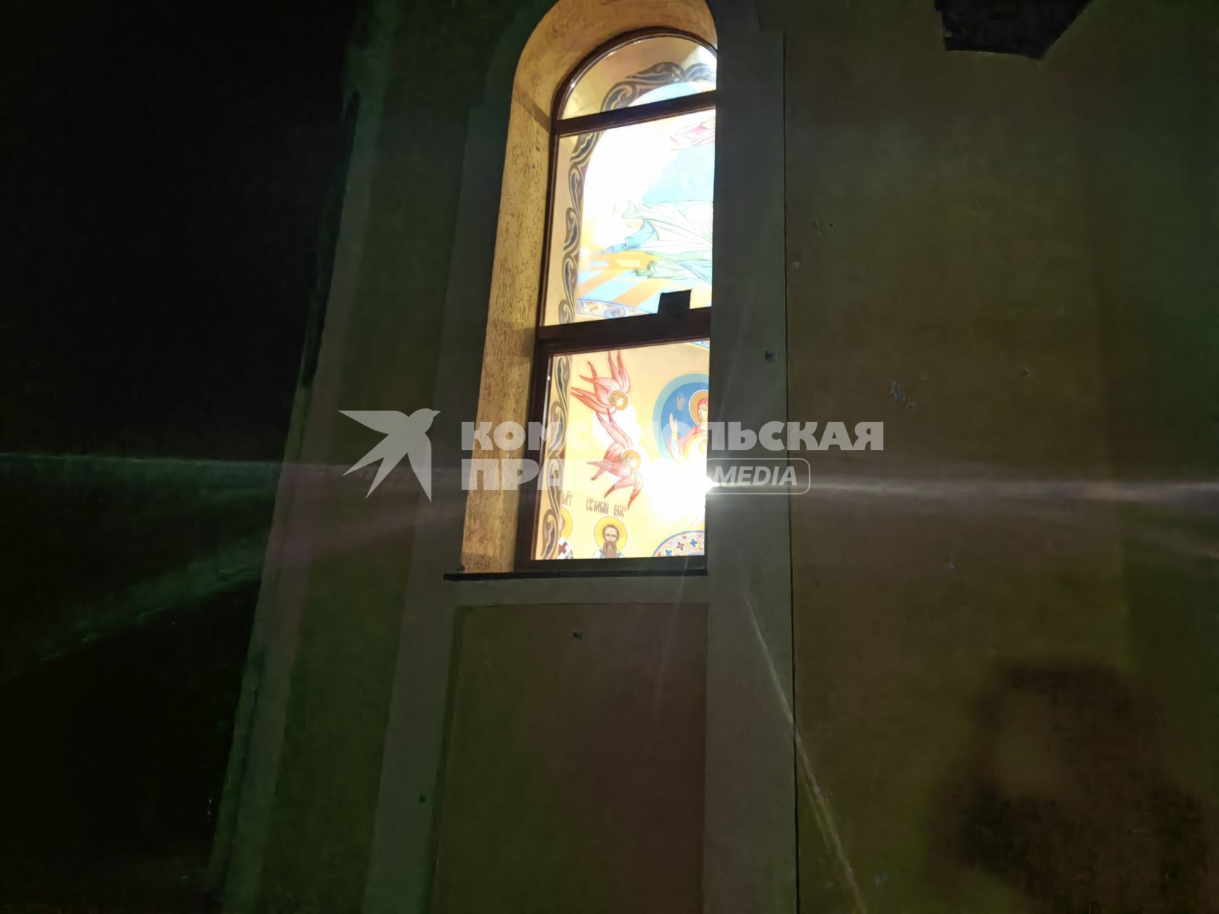 Пасхальное богослужение в прифронтовом храме Донецка