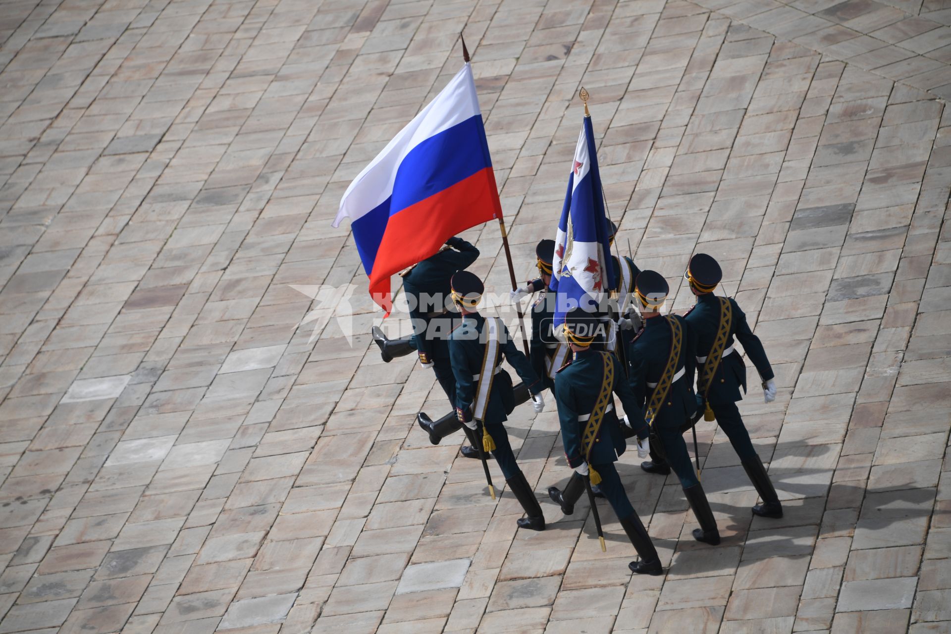 Церемония развода пеших и конных караулов Президентского полка в Кремле