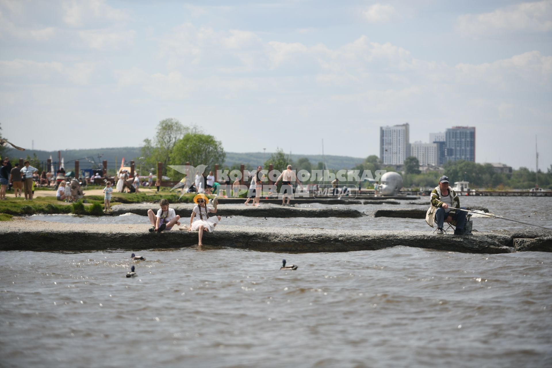 Первые теплые летние дни в Екатеринбурге