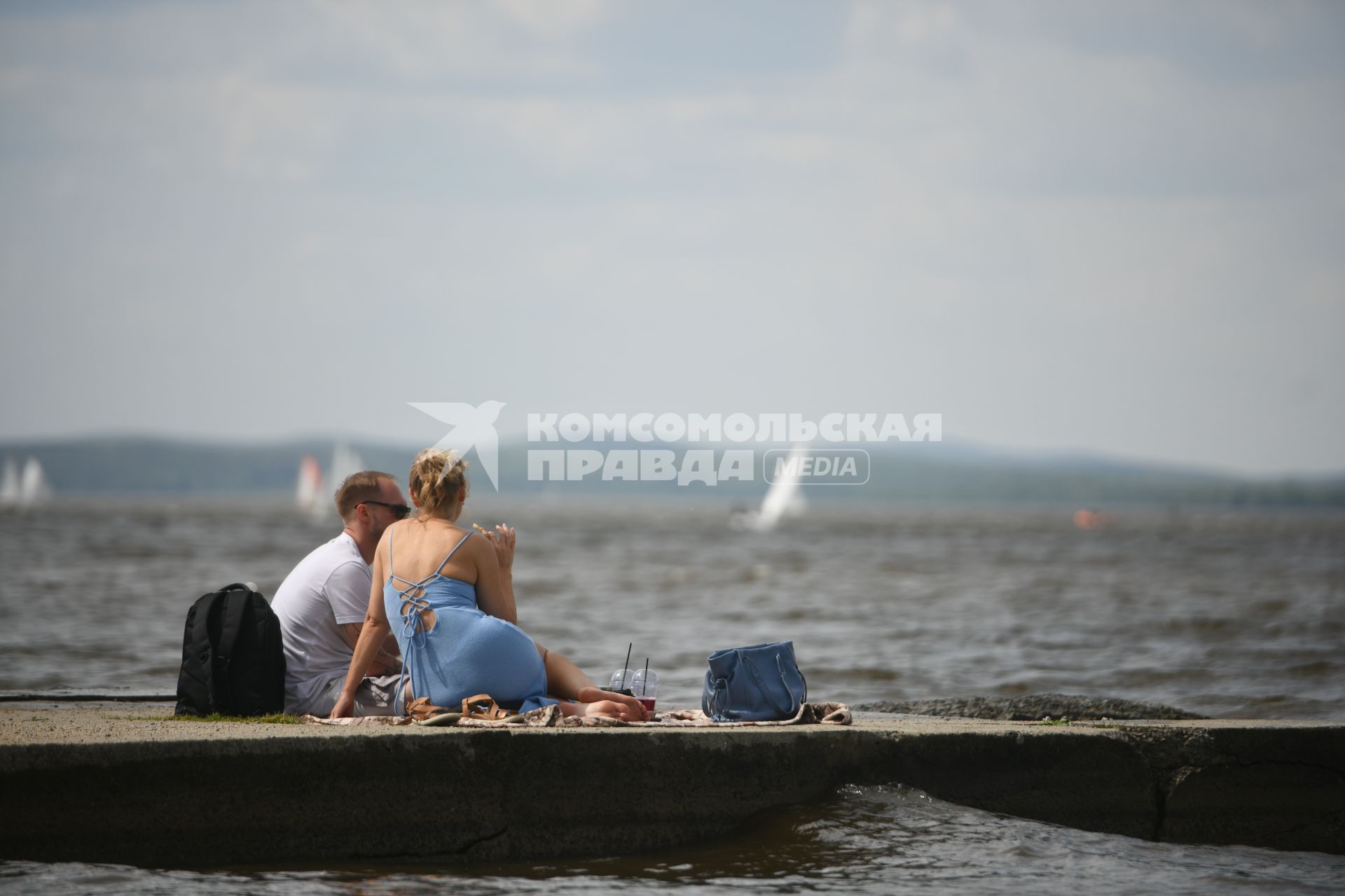 Первые теплые летние дни в Екатеринбурге