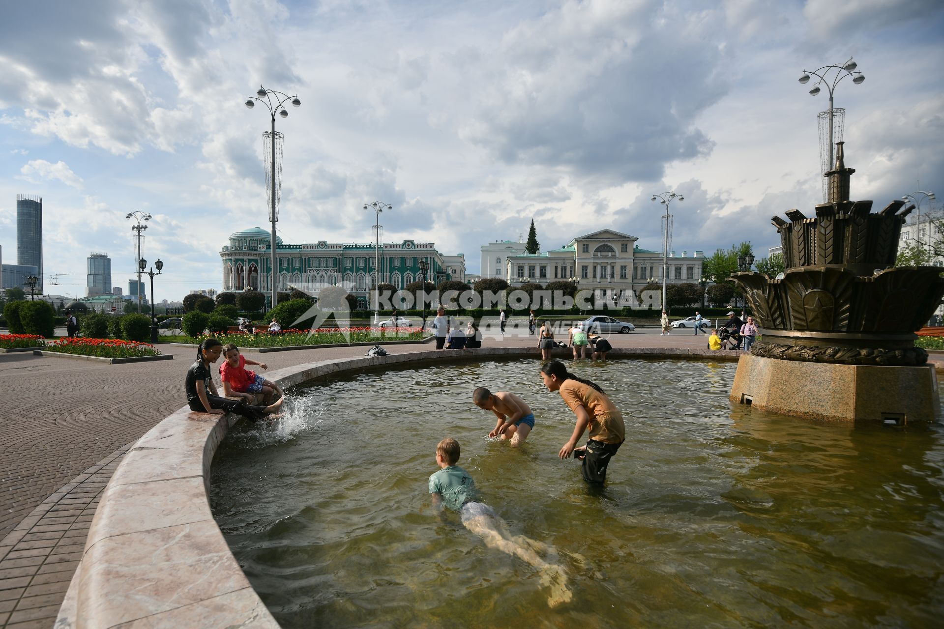Первые теплые летние дни в Екатеринбурге