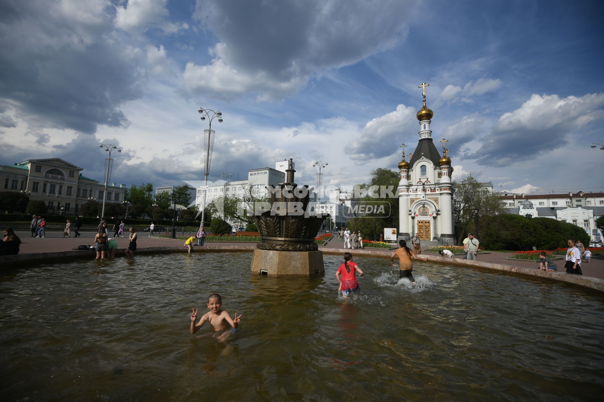 Первые теплые летние дни в Екатеринбурге