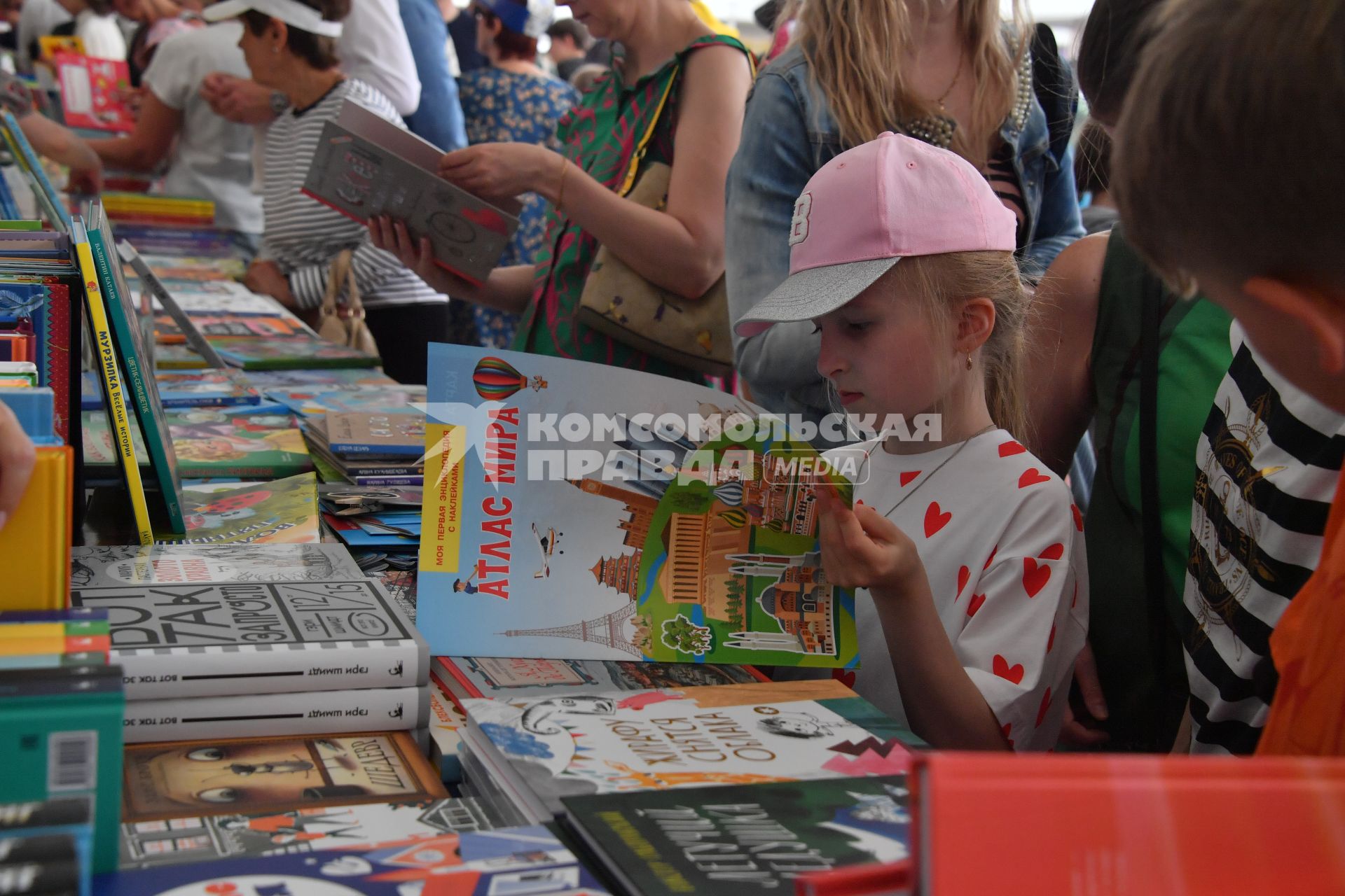 Книжный фестиваль \"Красная площадь\" в Москве