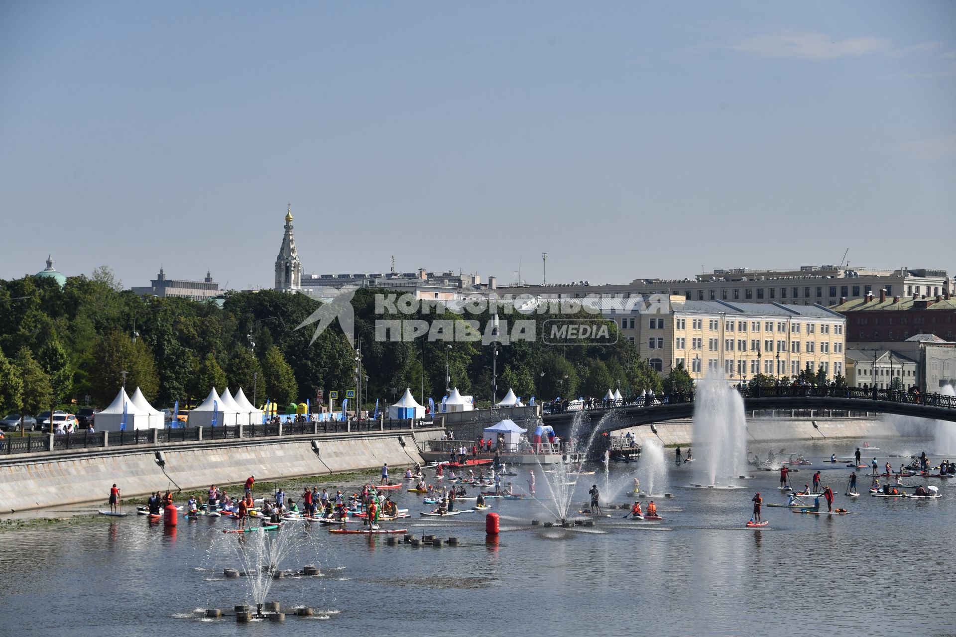 Костюмированный SUP-заплыв в Москве