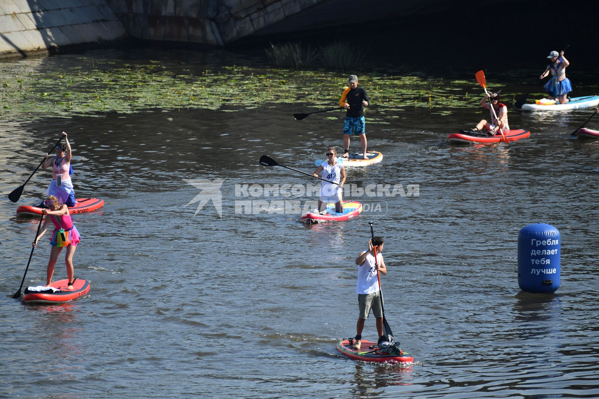 Костюмированный SUP-заплыв в Москве