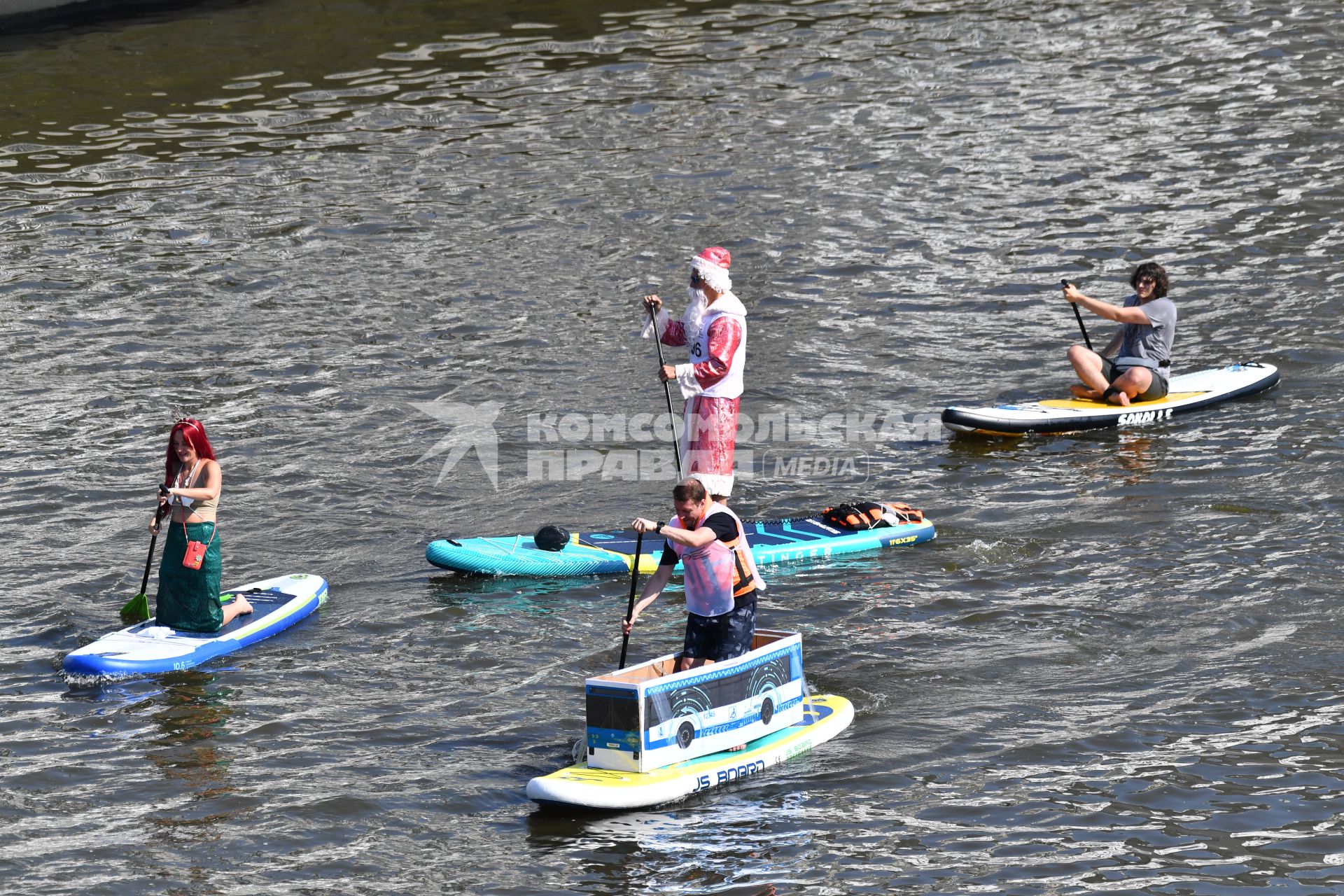 Костюмированный SUP-заплыв в Москве