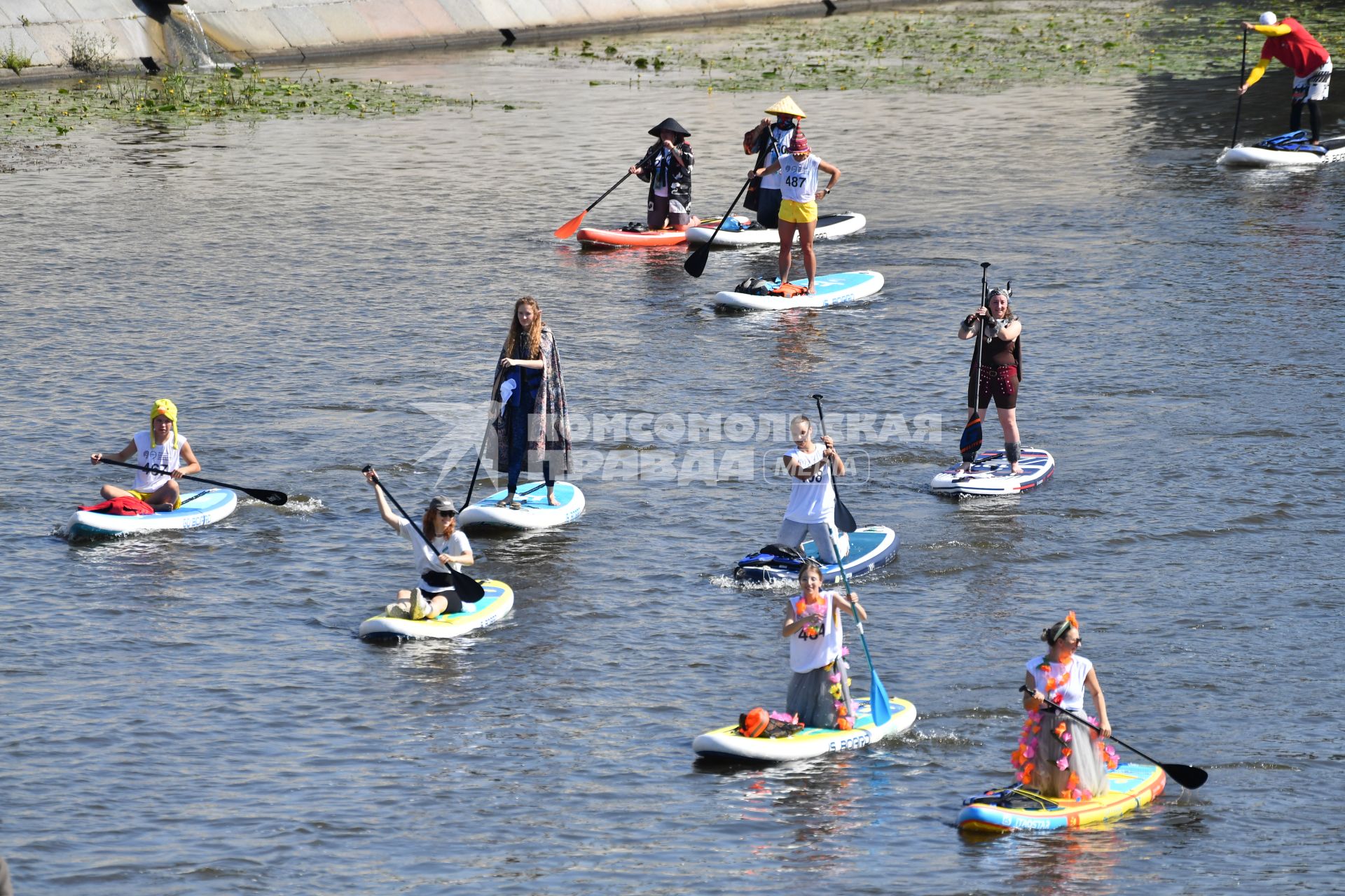 Костюмированный SUP-заплыв в Москве