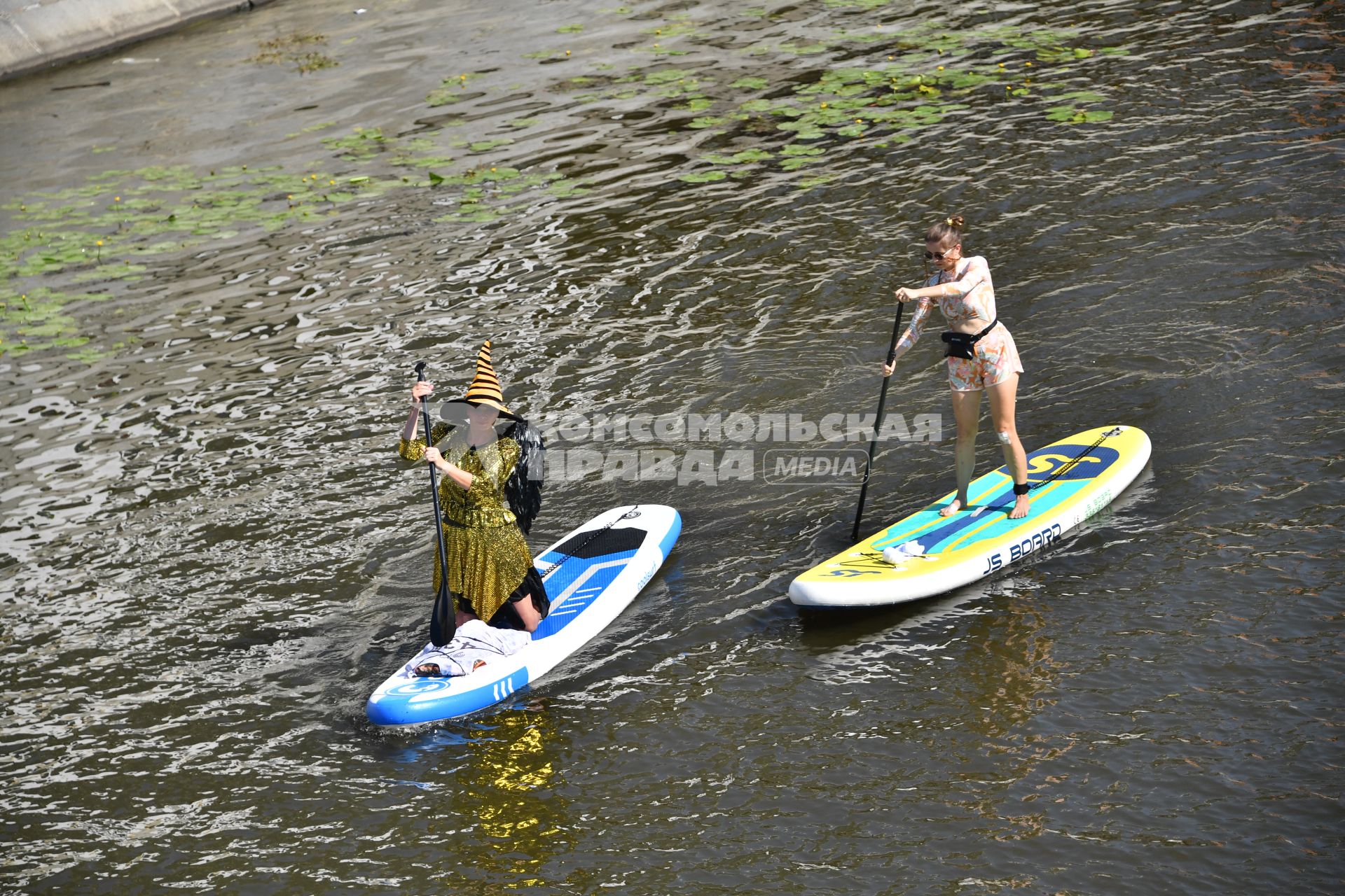 Костюмированный SUP-заплыв в Москве