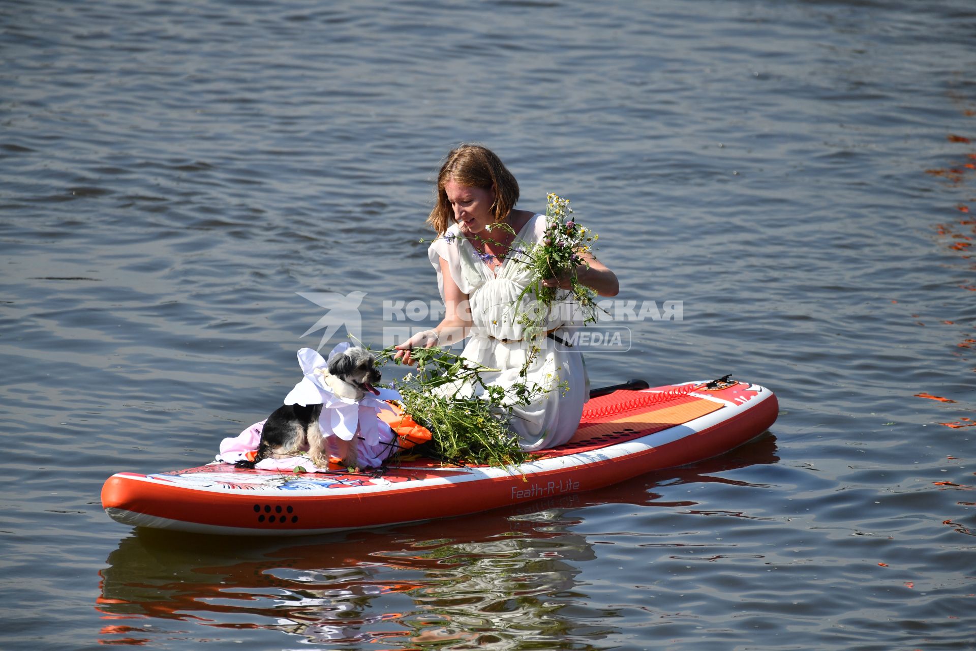 Костюмированный SUP-заплыв в Москве