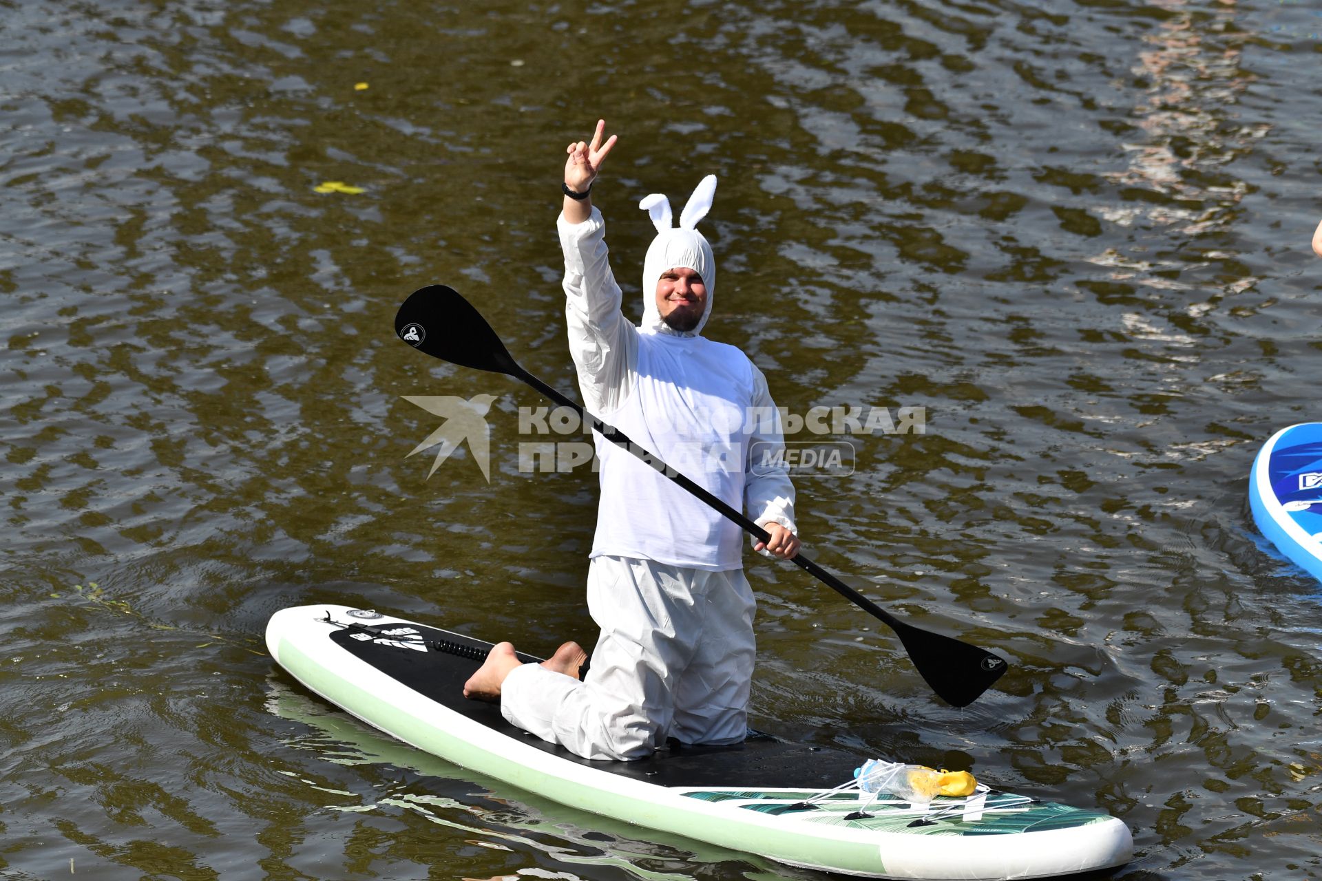 Костюмированный SUP-заплыв в Москве