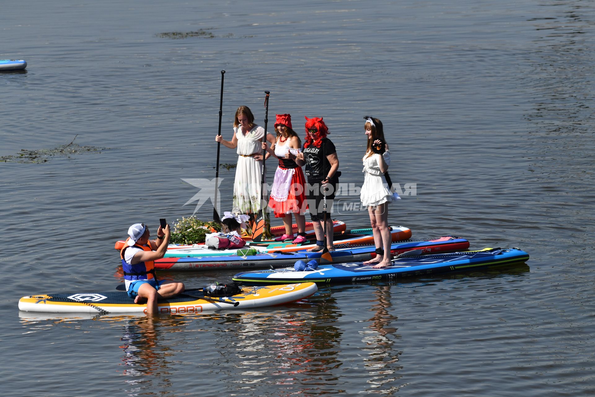 Костюмированный SUP-заплыв в Москве