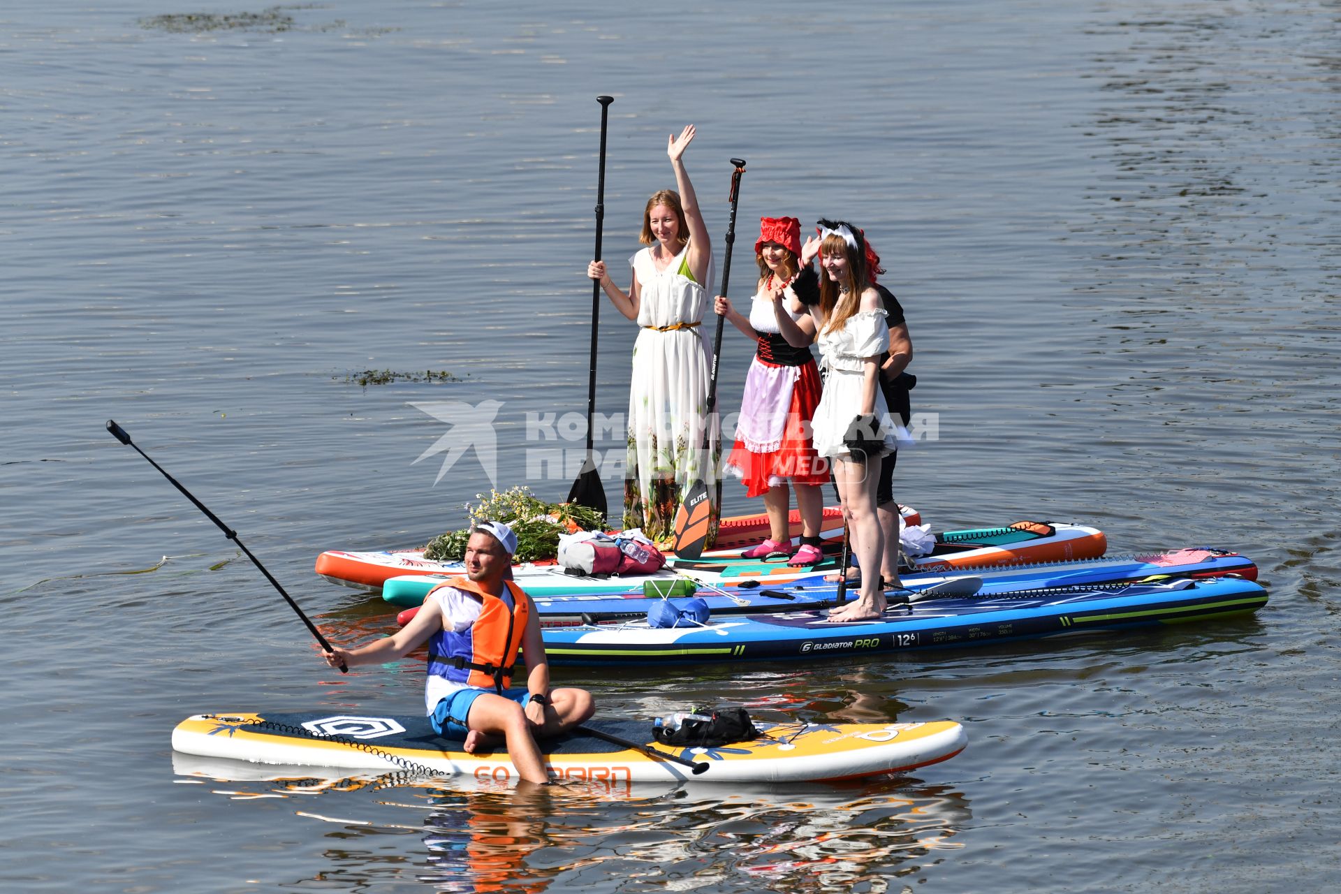 Костюмированный SUP-заплыв в Москве