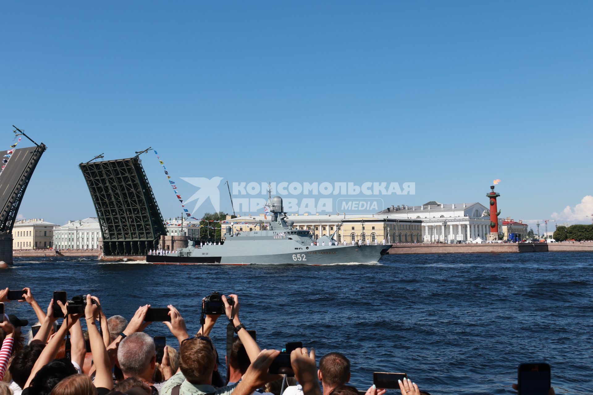 Празднование Дня ВМФ в Санкт-Петербурге