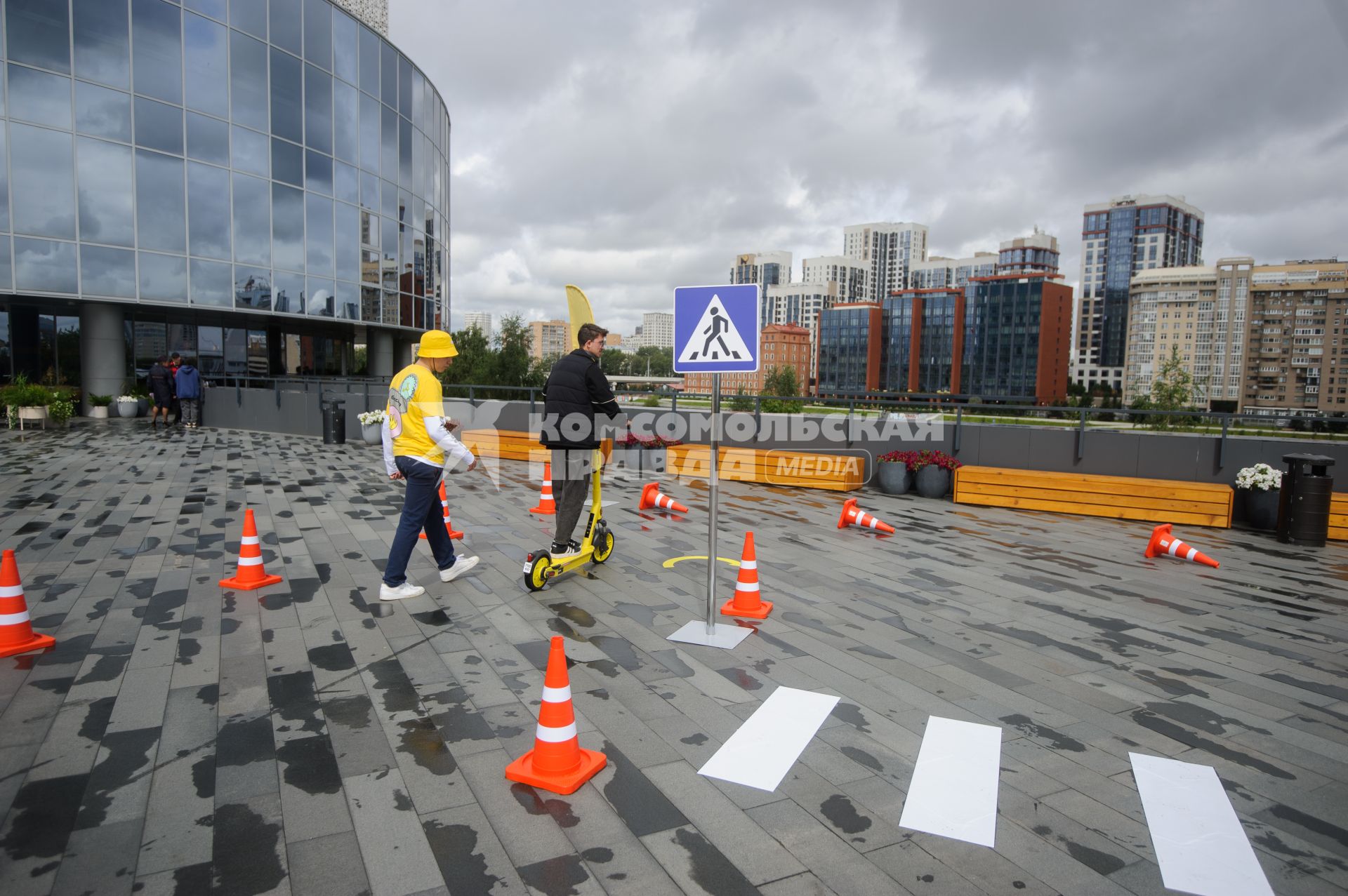 Школа  безопасного вождения электросамокатов