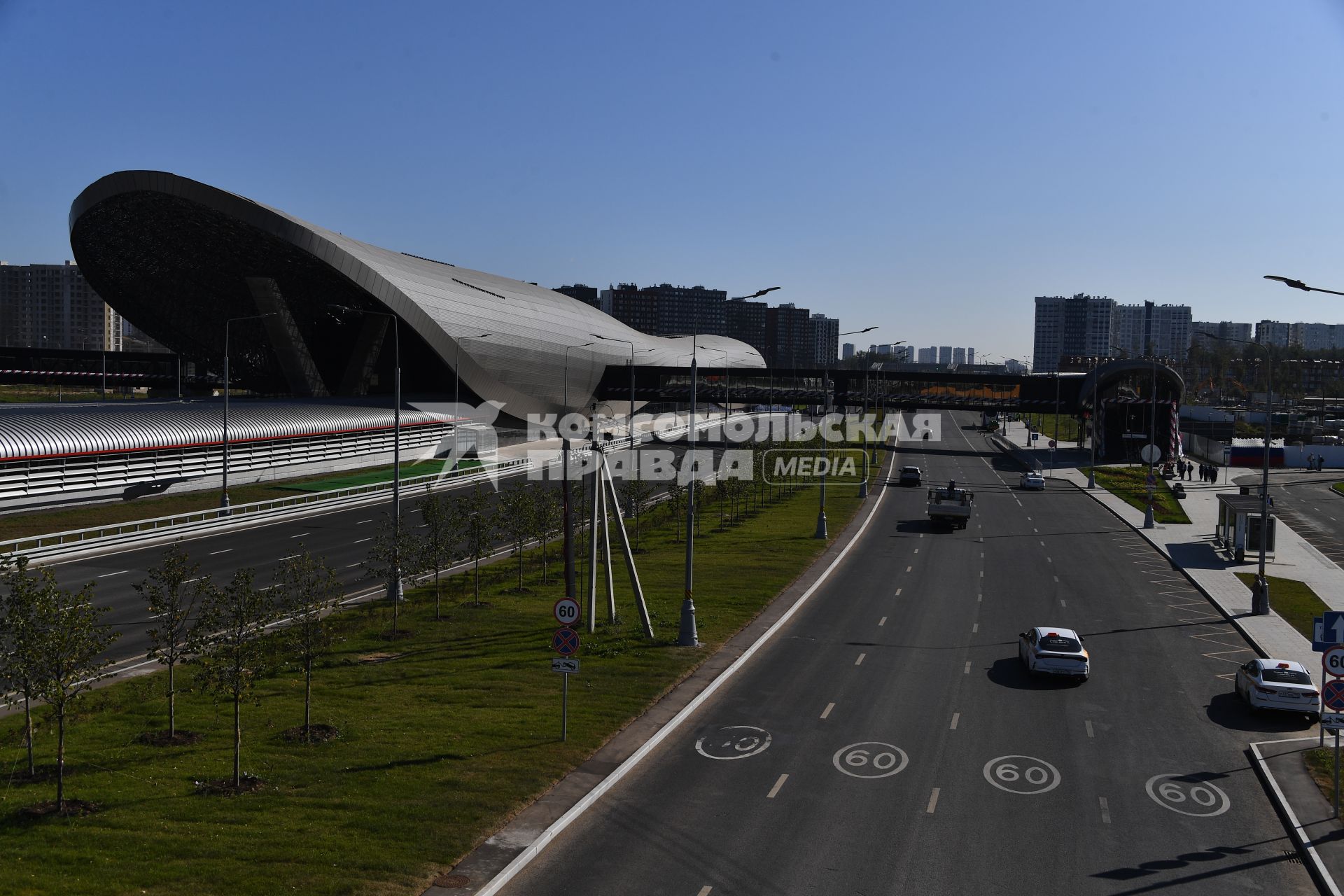 Открытие первой наземной отапливаемой станции метро `Потапово`