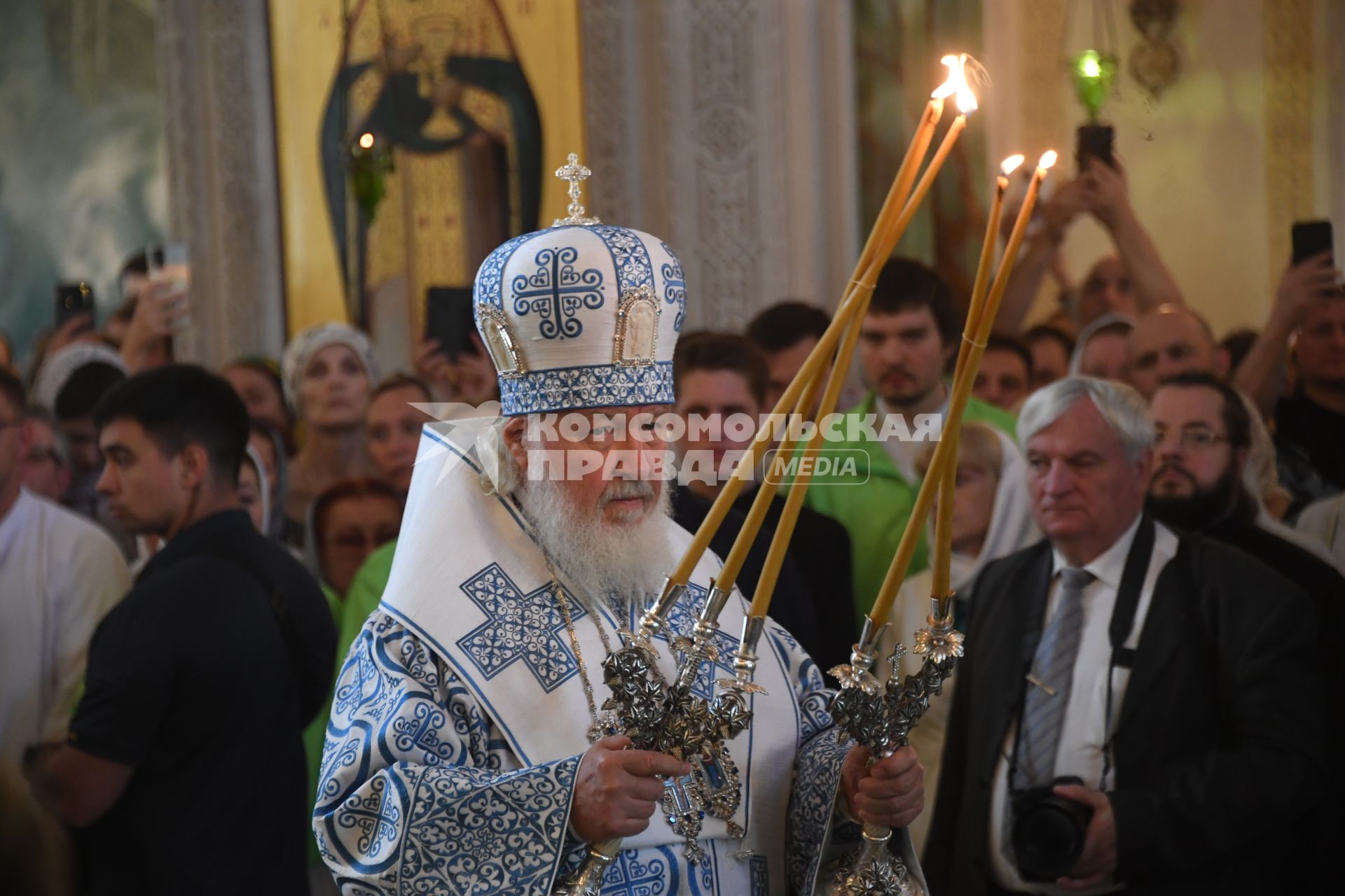 Патриарх Кирилл совершил Божественную литургию в храме Сретенского монастыря