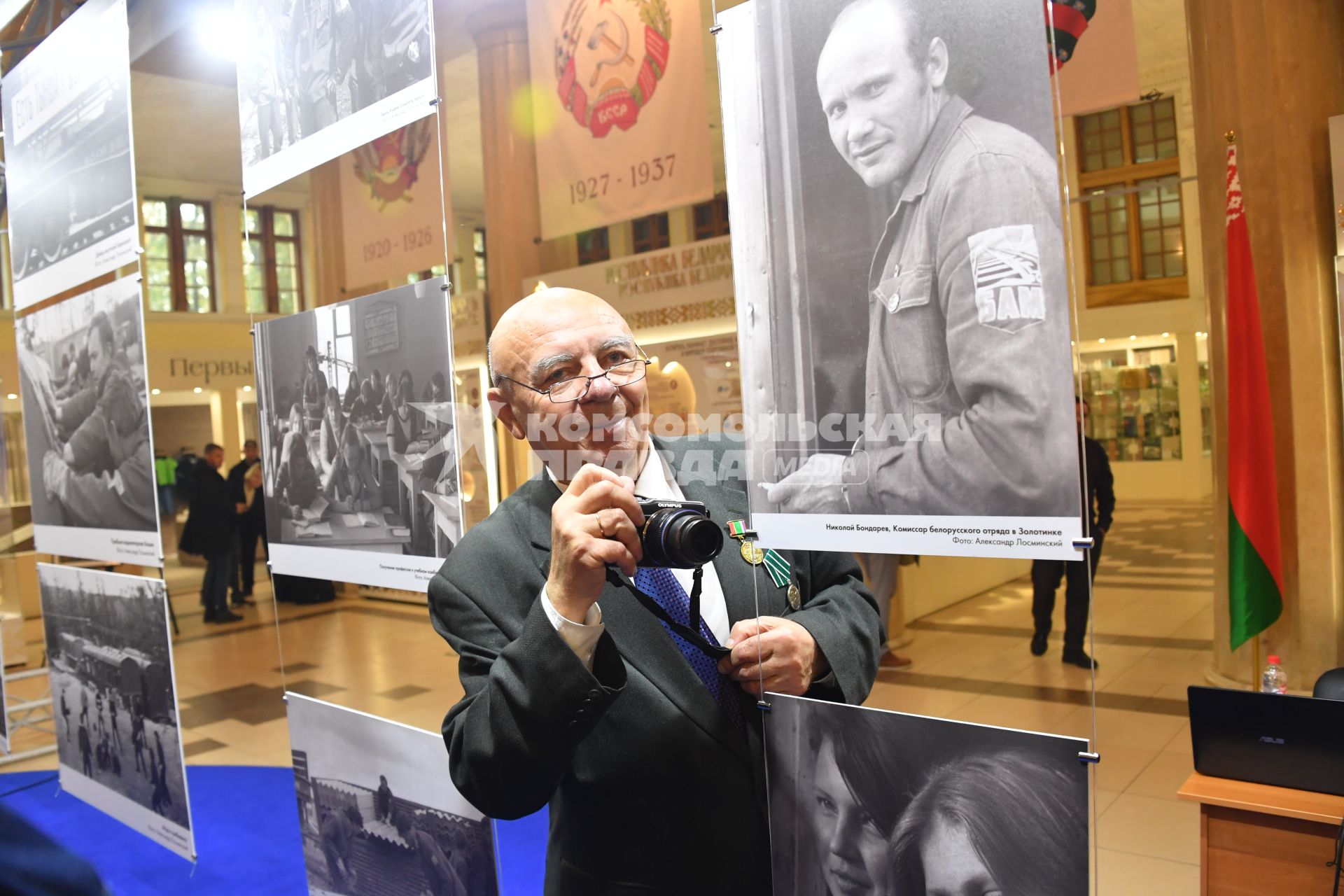 Выставка Белорусы на БАМе. 50 лет стройке века\" на ВДНХ