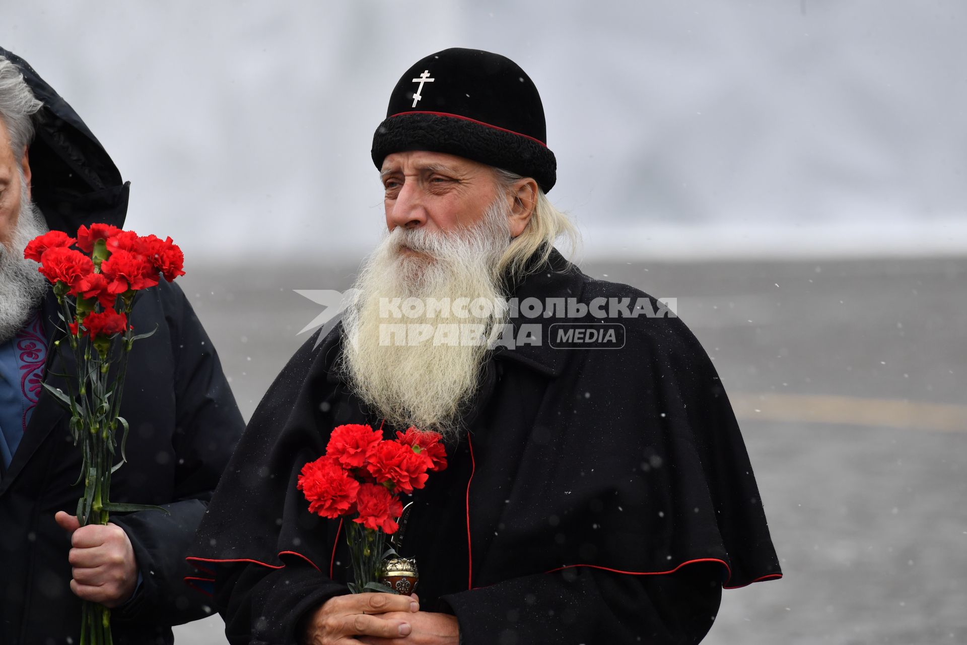 Возложение цветов к памятнику Минину и Пожарскому в День народного единства