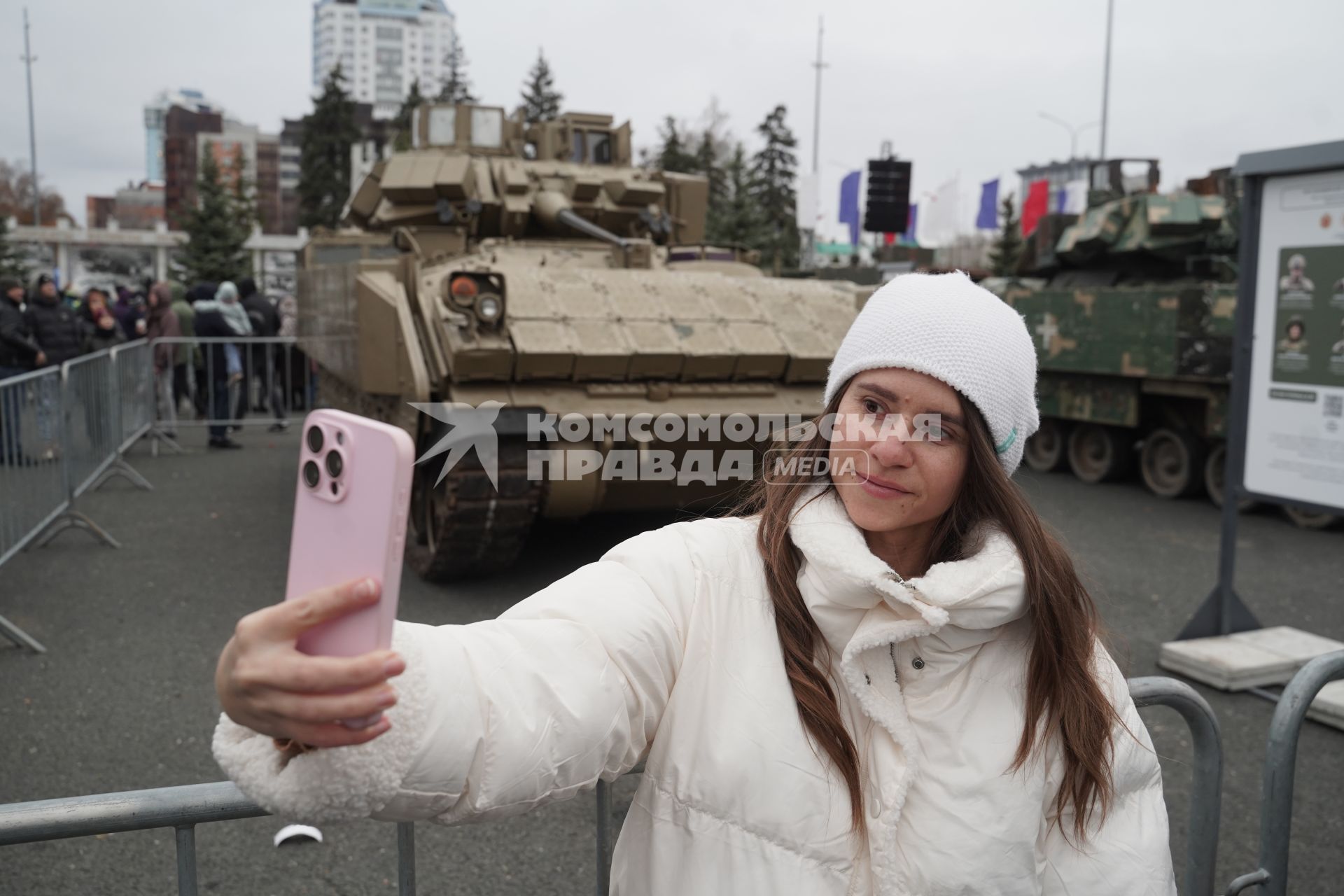 Выставка трофейной техники \"Сила V правде - гордость и Победа\" в Самаре