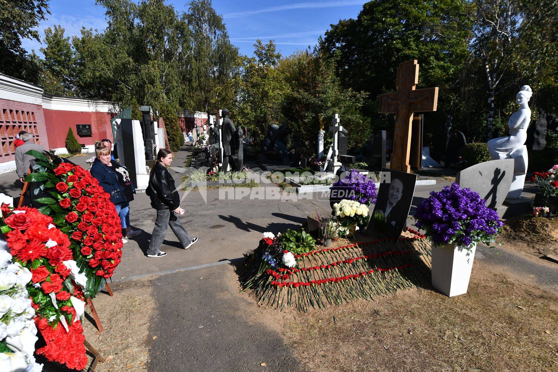 Могила Александра Маслякова в Москве