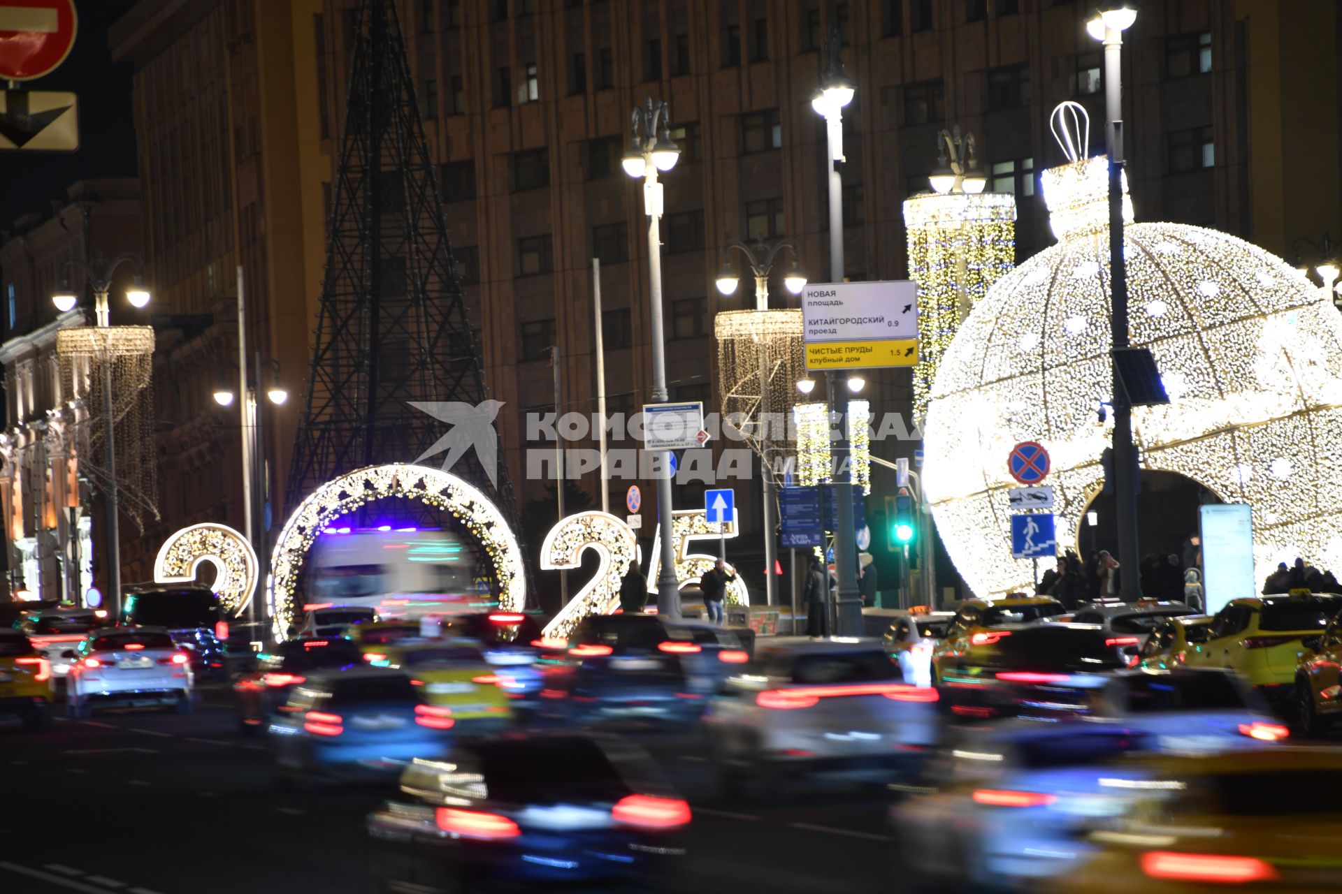 Новогодняя иллюминация в Москве