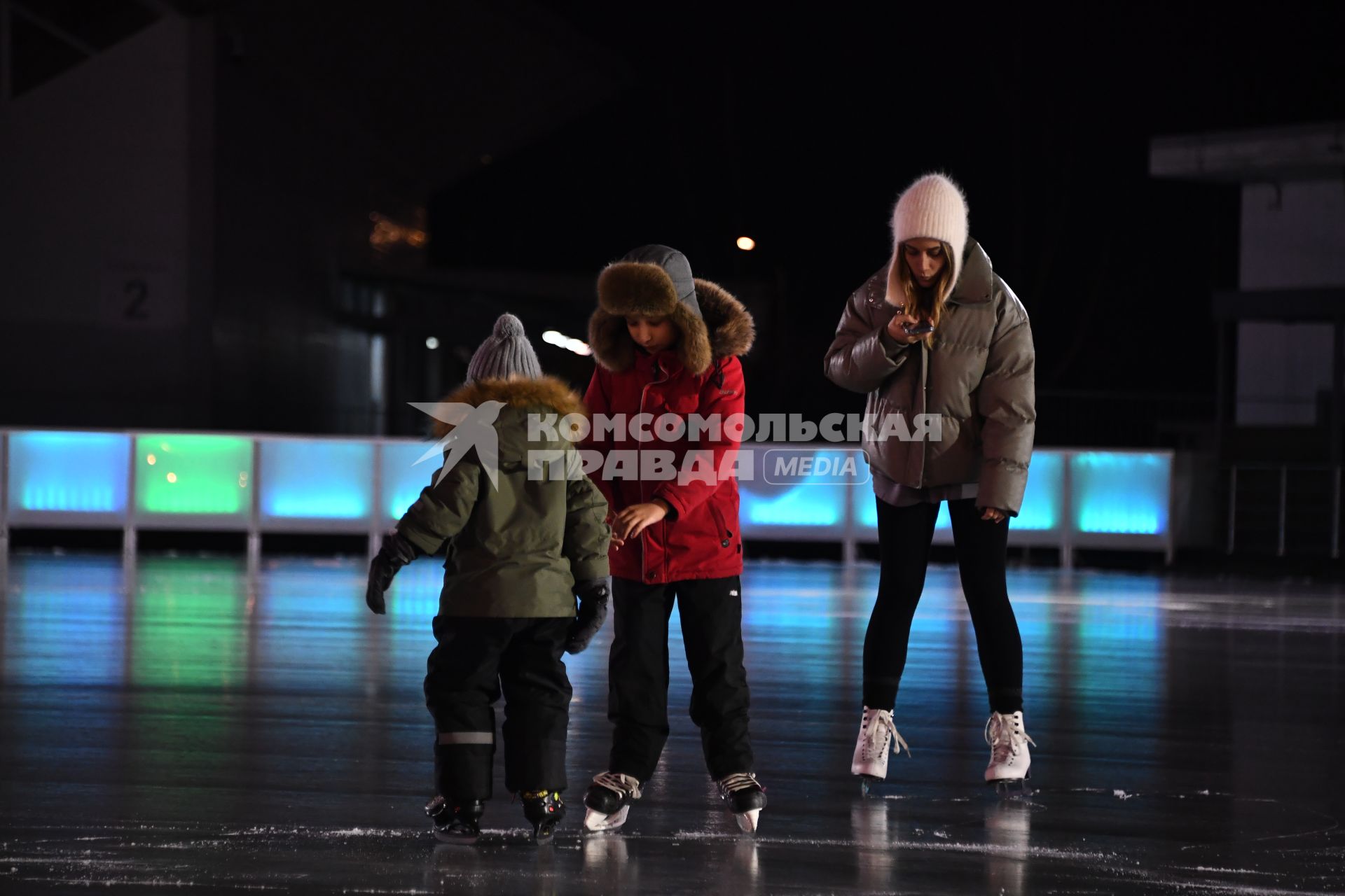 Каток в парке \"Сокольники\" в Москве