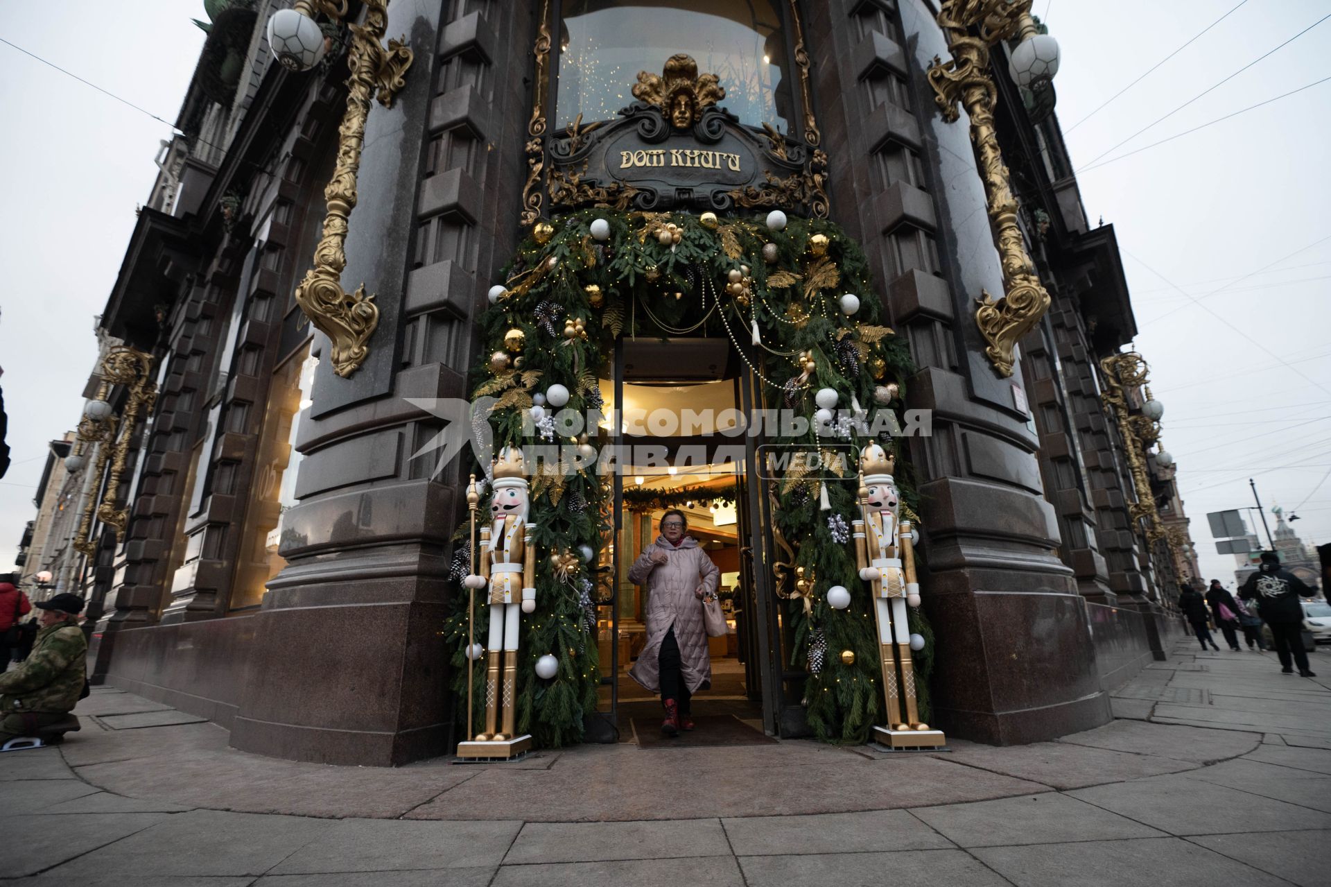 Новогодние украшения Санкт-Петербурга